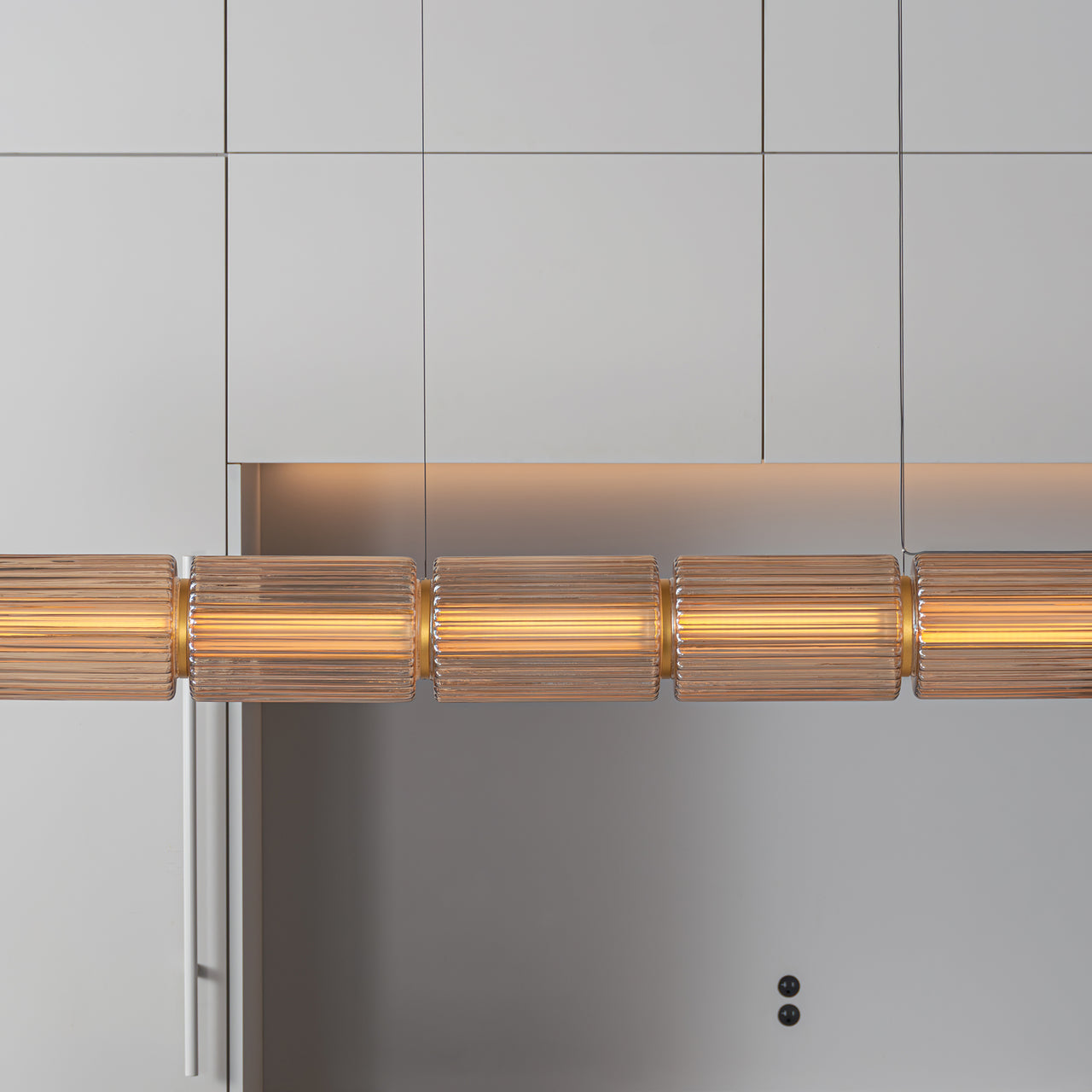 Column 175 Horizontal Pendant: 8 Units