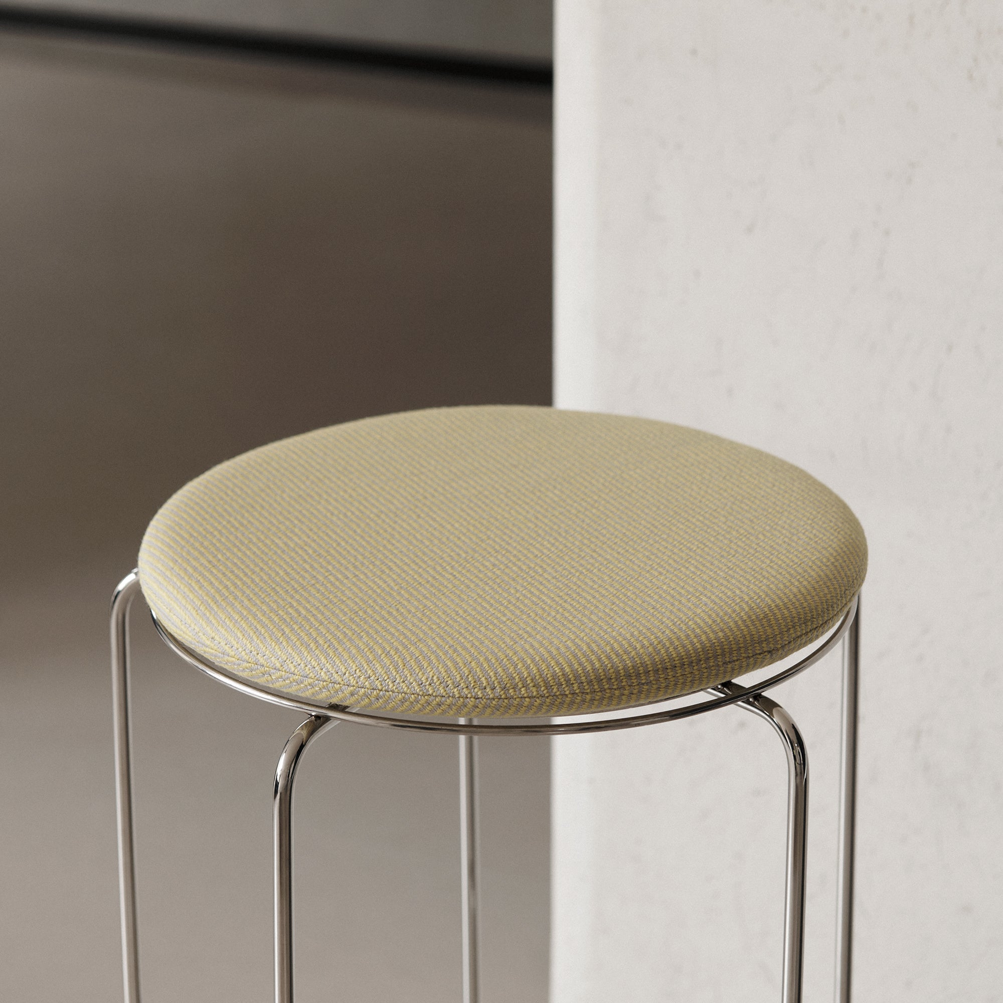 Wire Bar + Counter Stool: VP16 + VP15 + DI