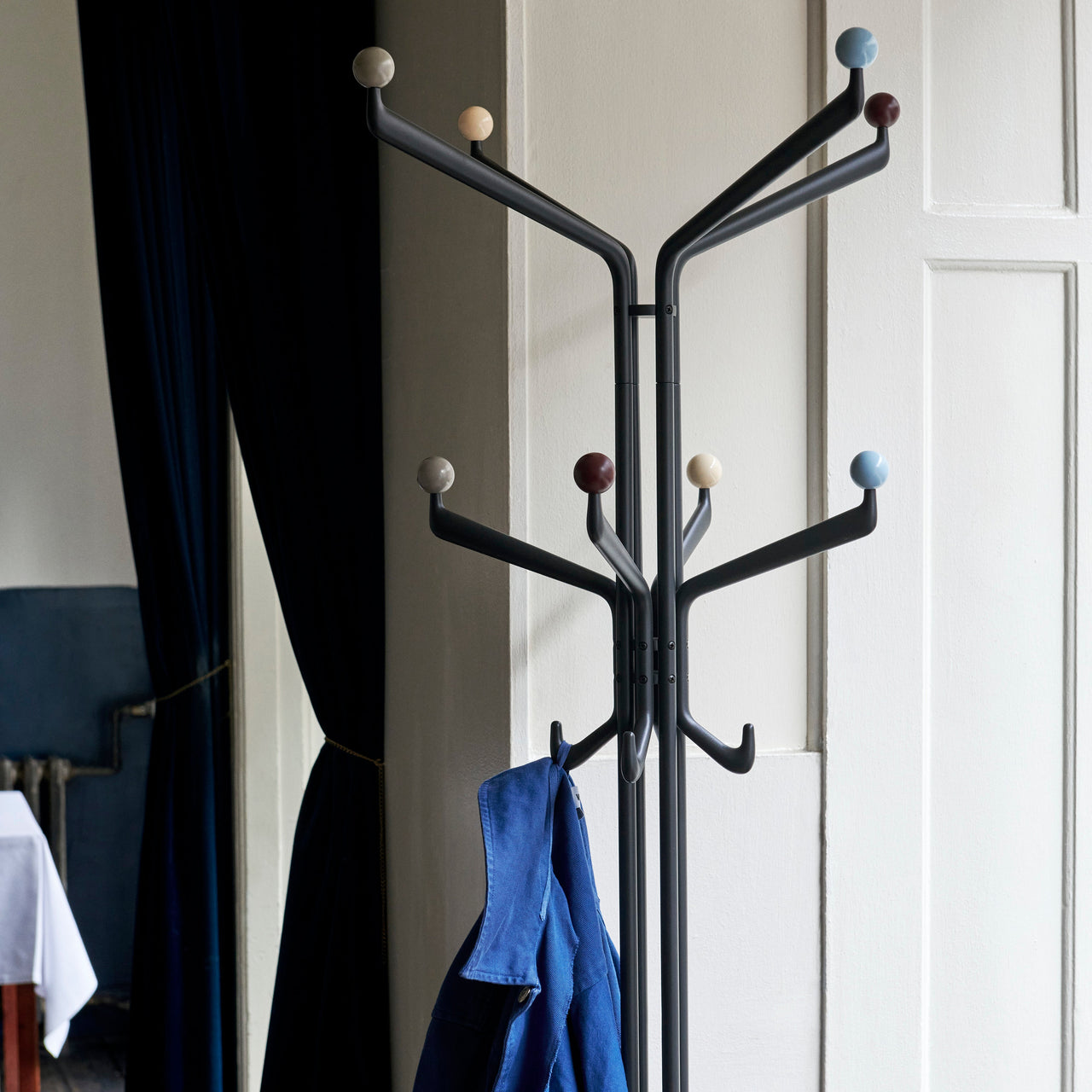 Capture Coat Stand SC77