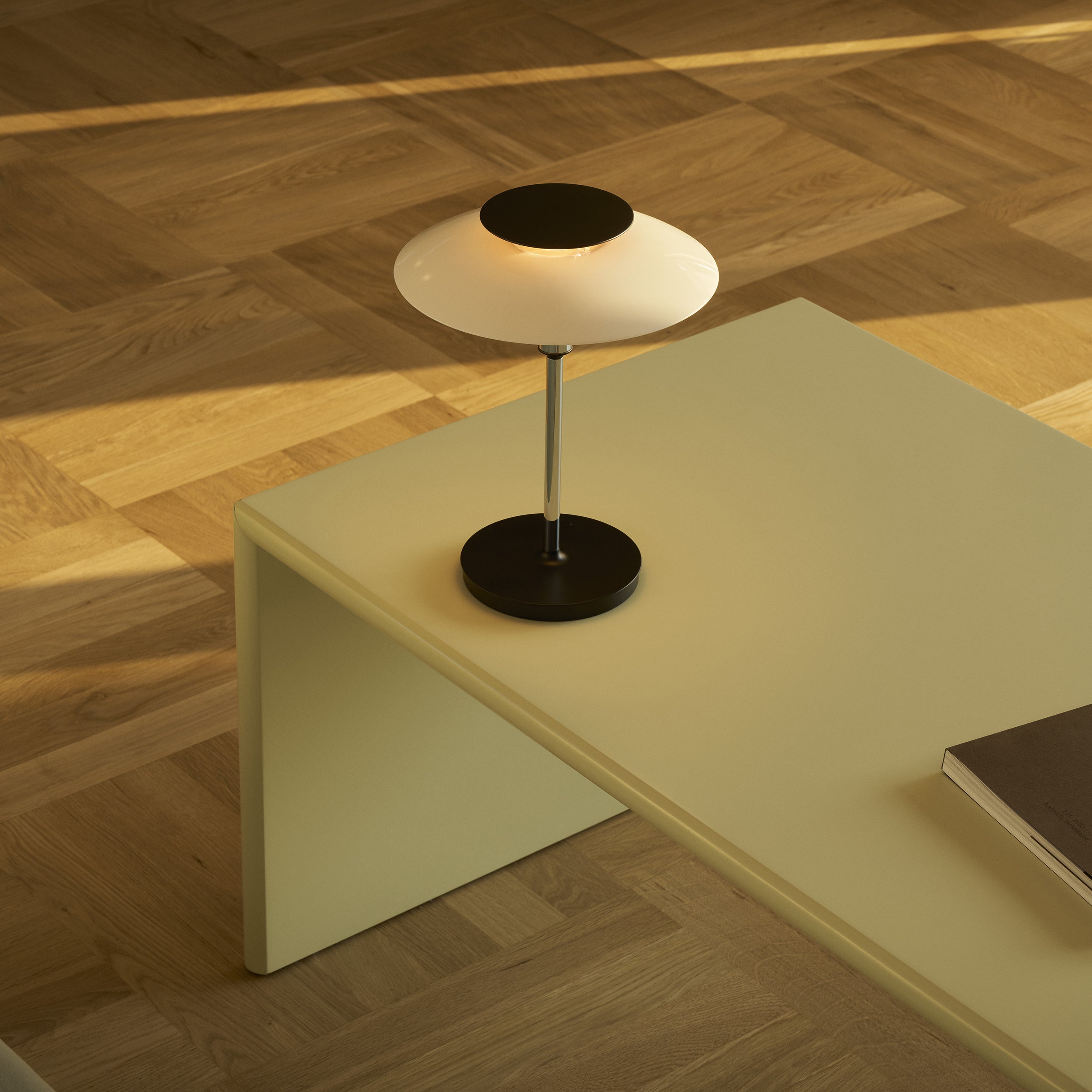 PH 80 Portable Lamp