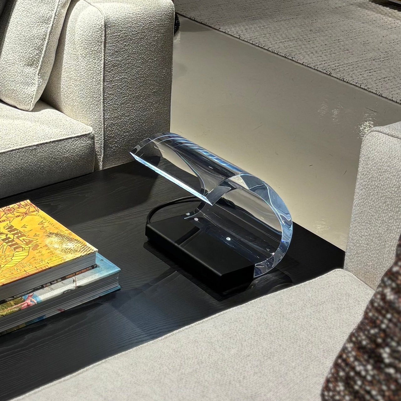 Acrilica Table Lamp