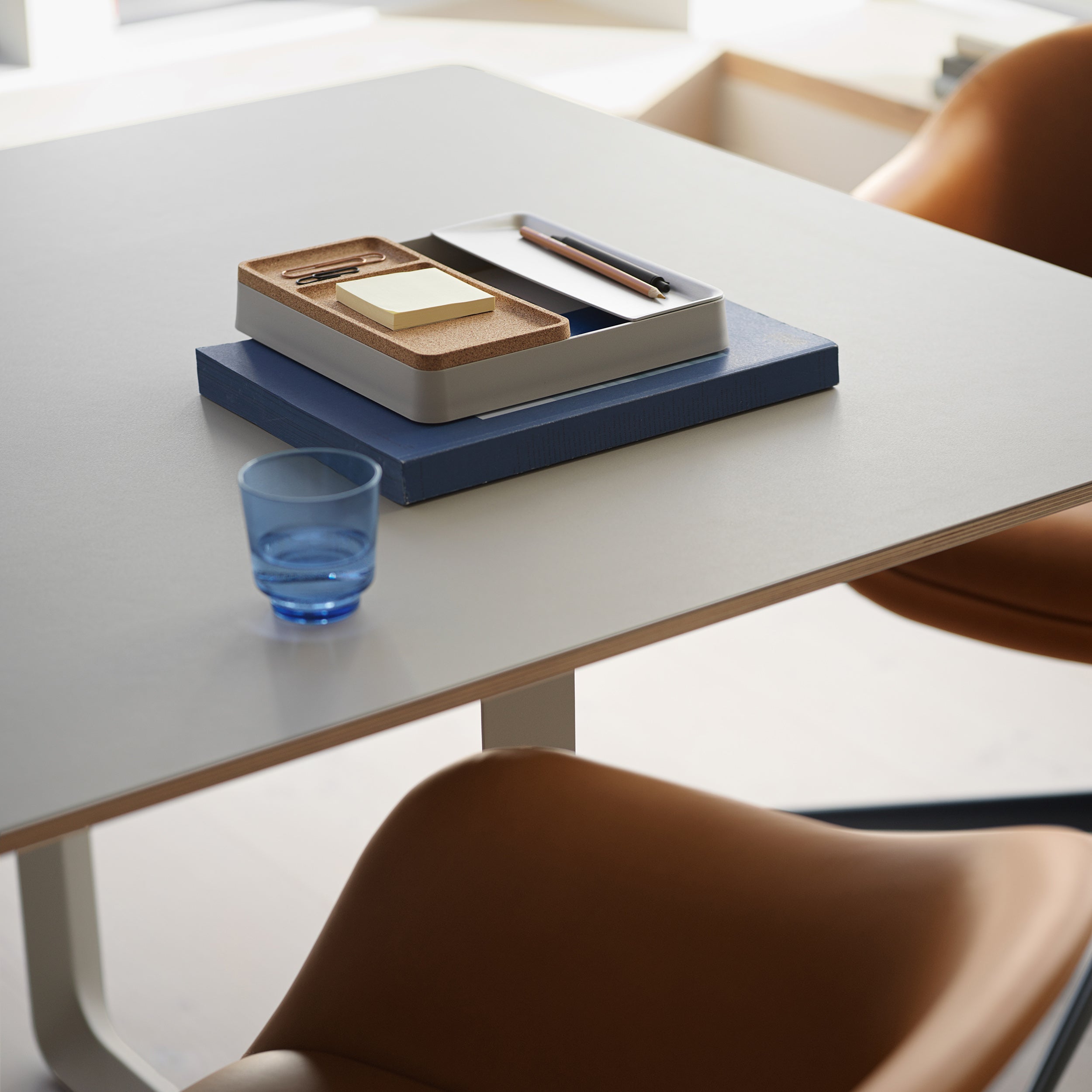 Arrange Desktop Series Tray: LS