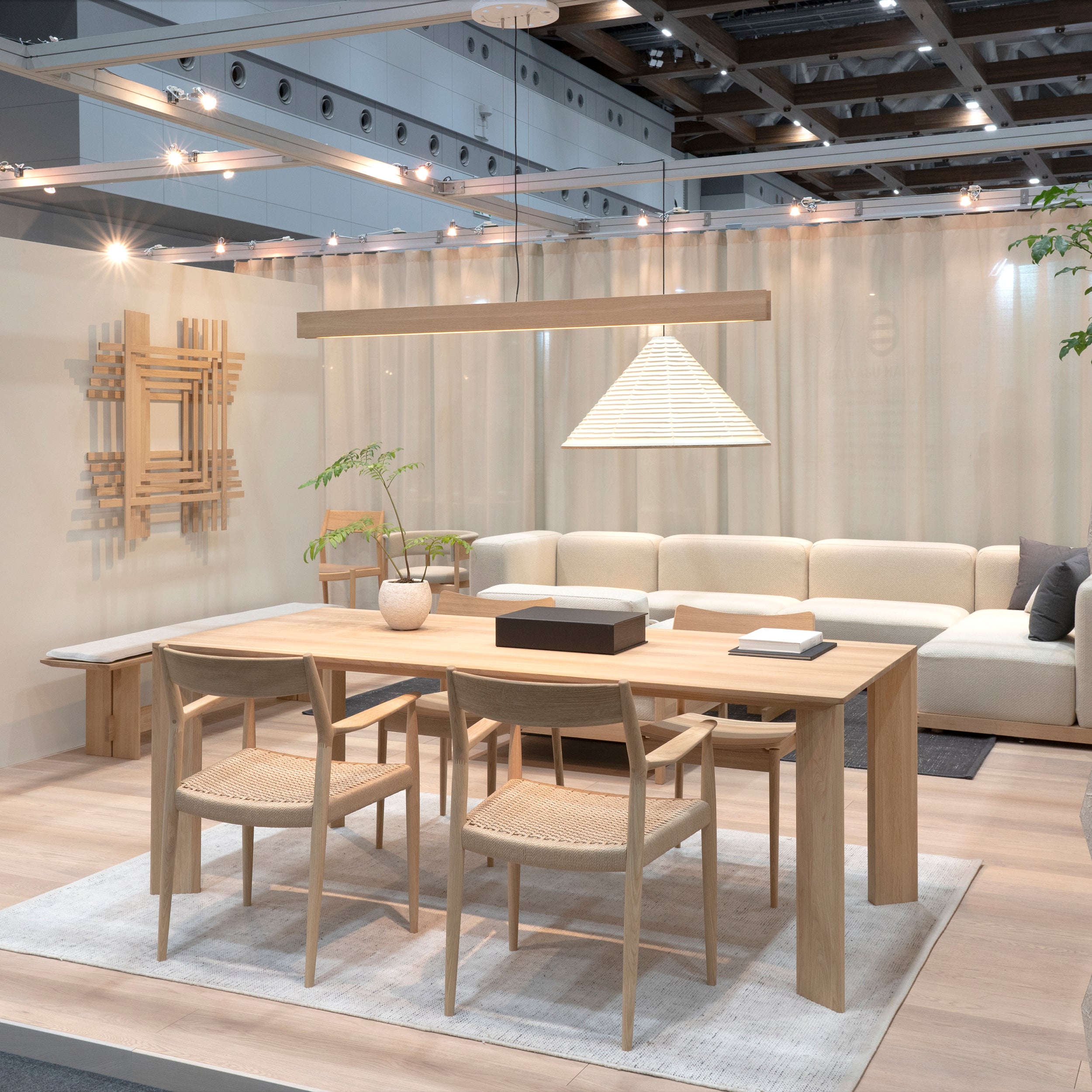 Azabu Residence Dining Table A-DT02: LS