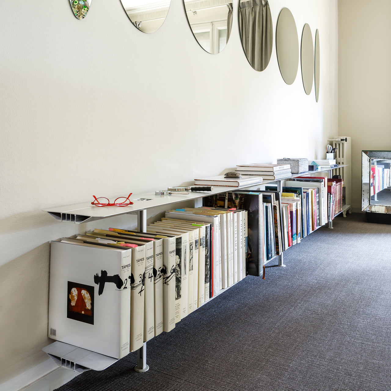 Hypostila Shelf System: Silver