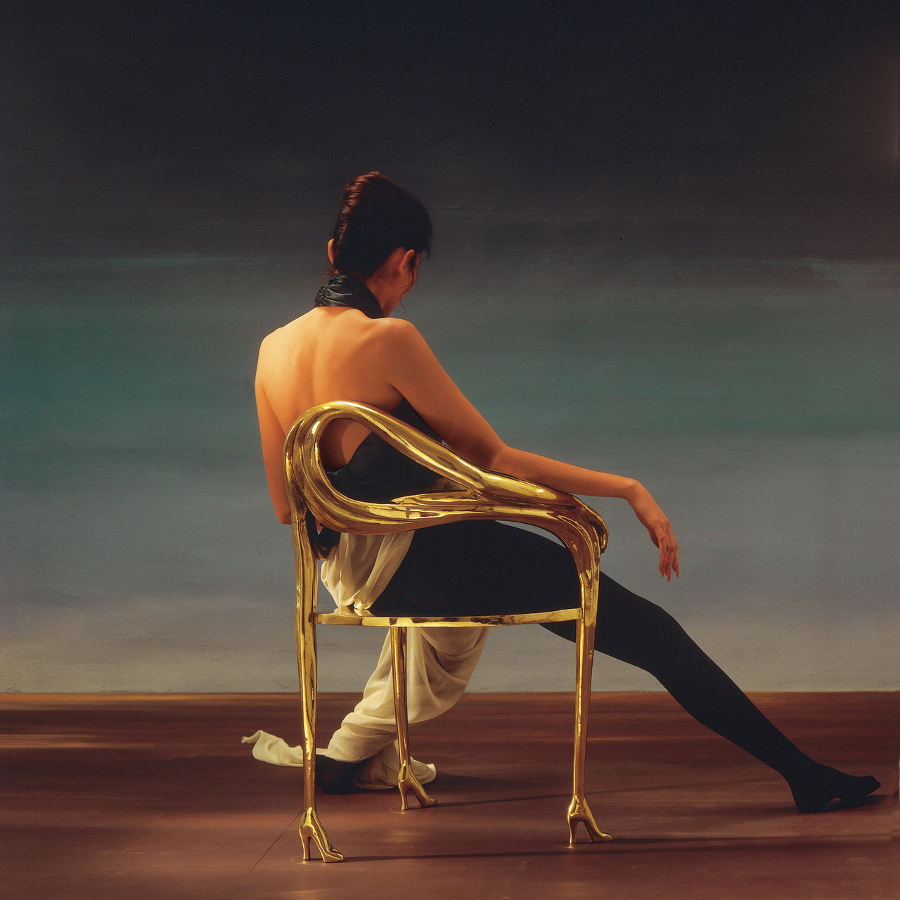 Leda Sculpture Armchair