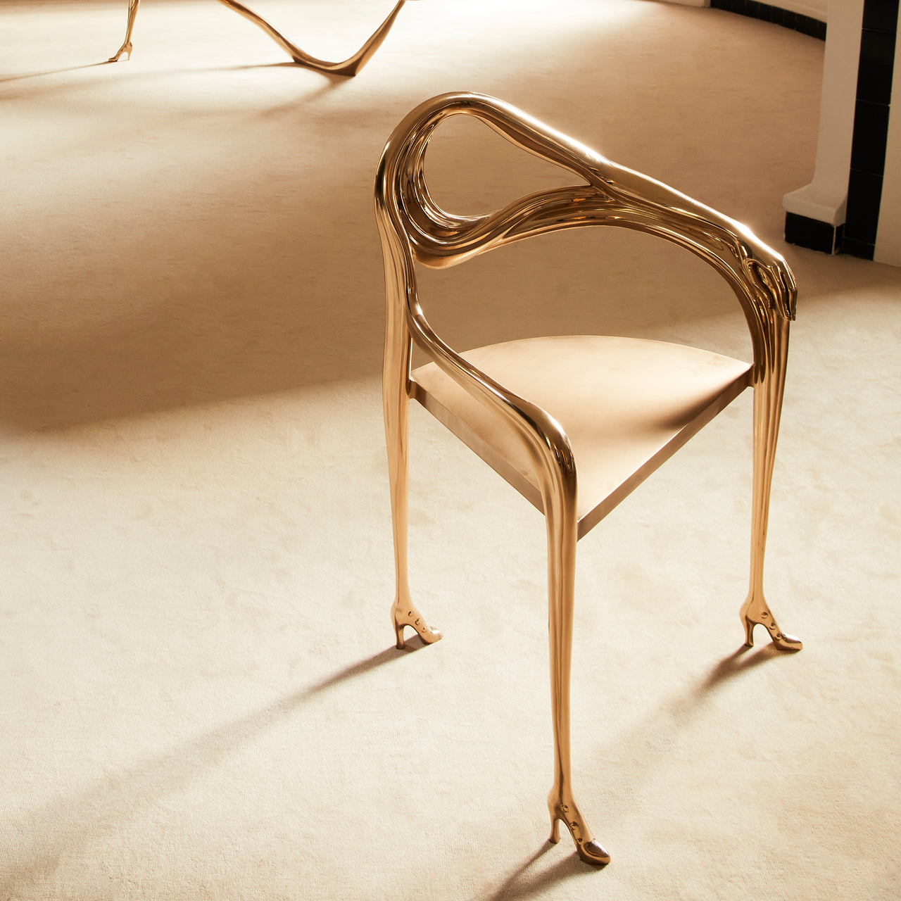 Leda Sculpture Armchair