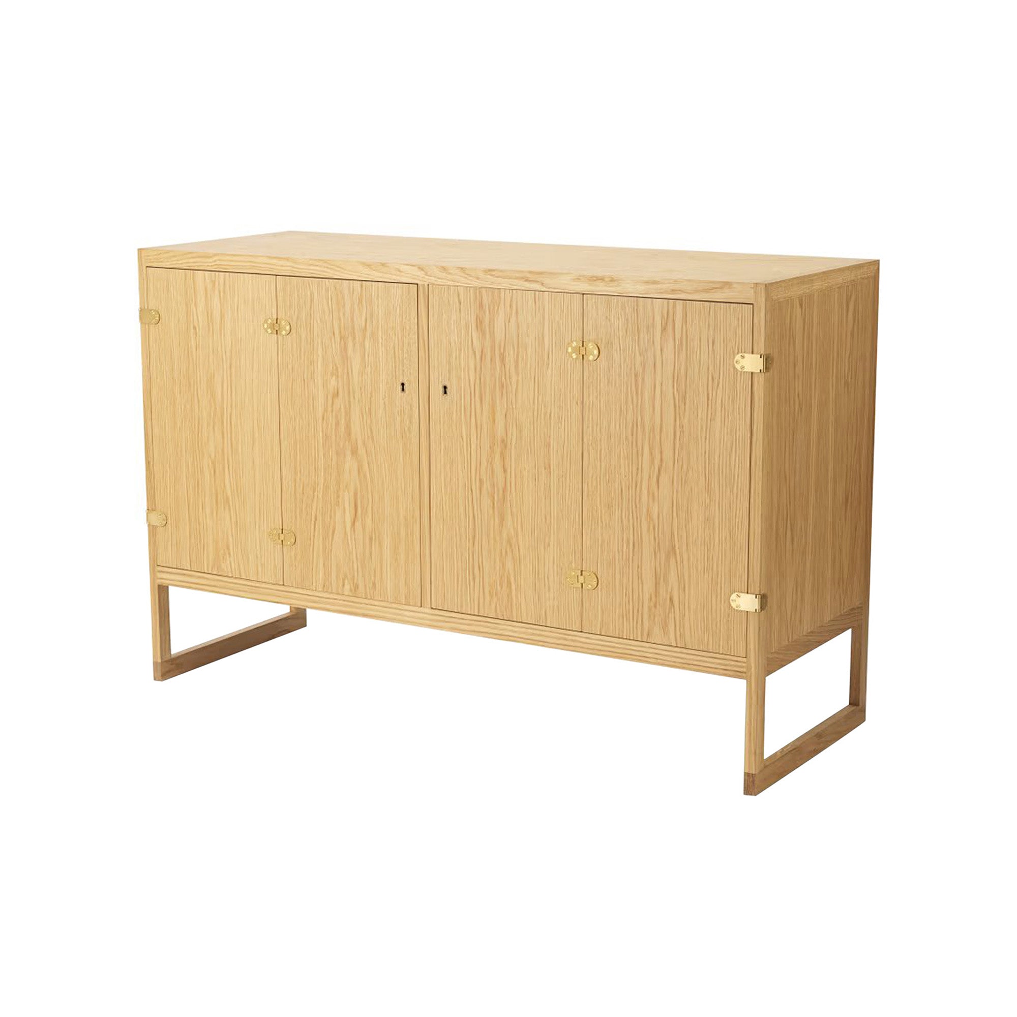 BM0057 Cabinet: Oiled Oak