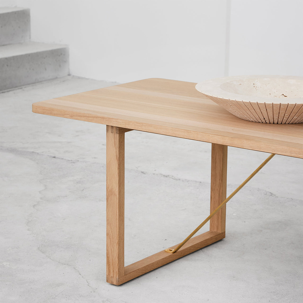 BM67 Coffee Table: DI
