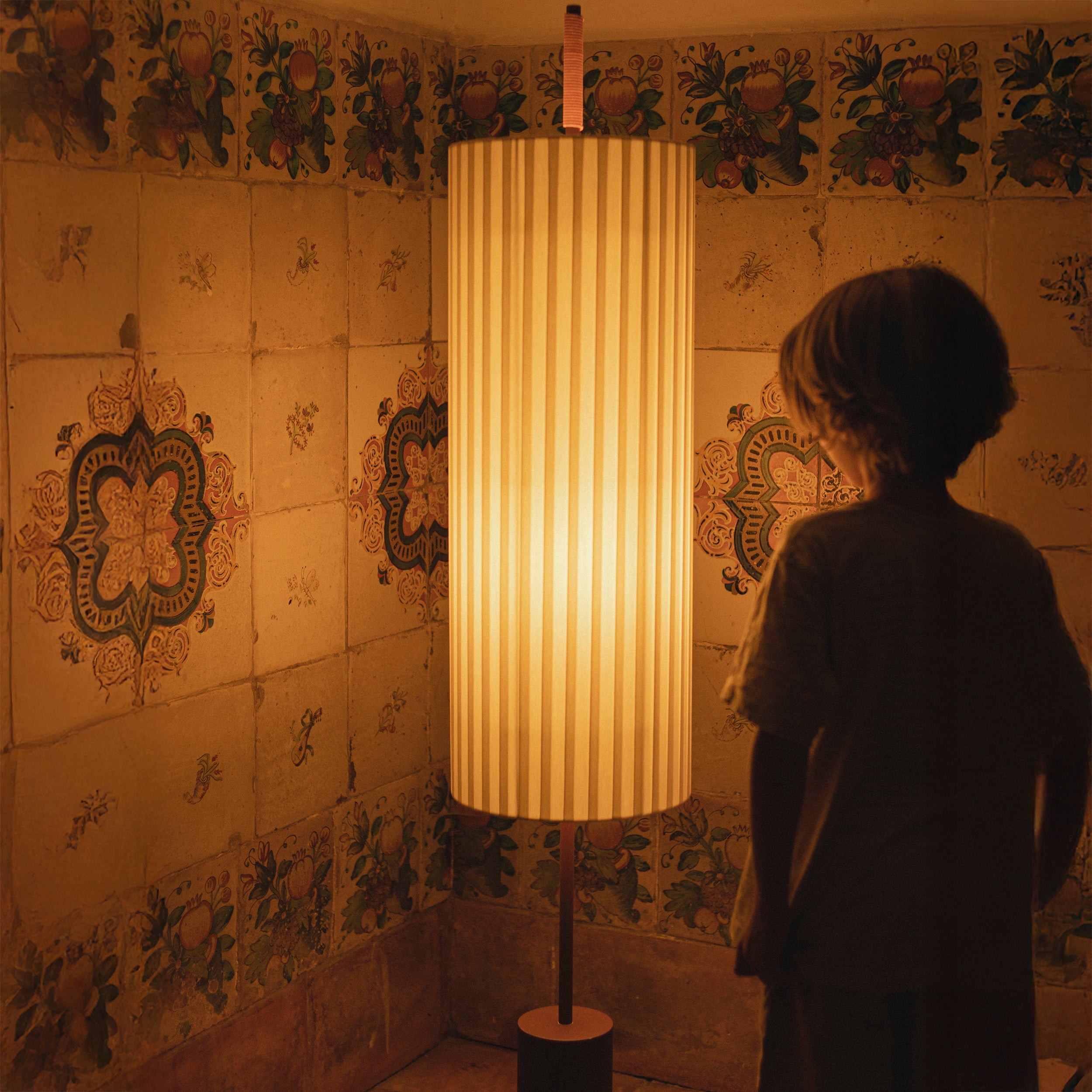 Dórica Floor Lamp: Quick Ship