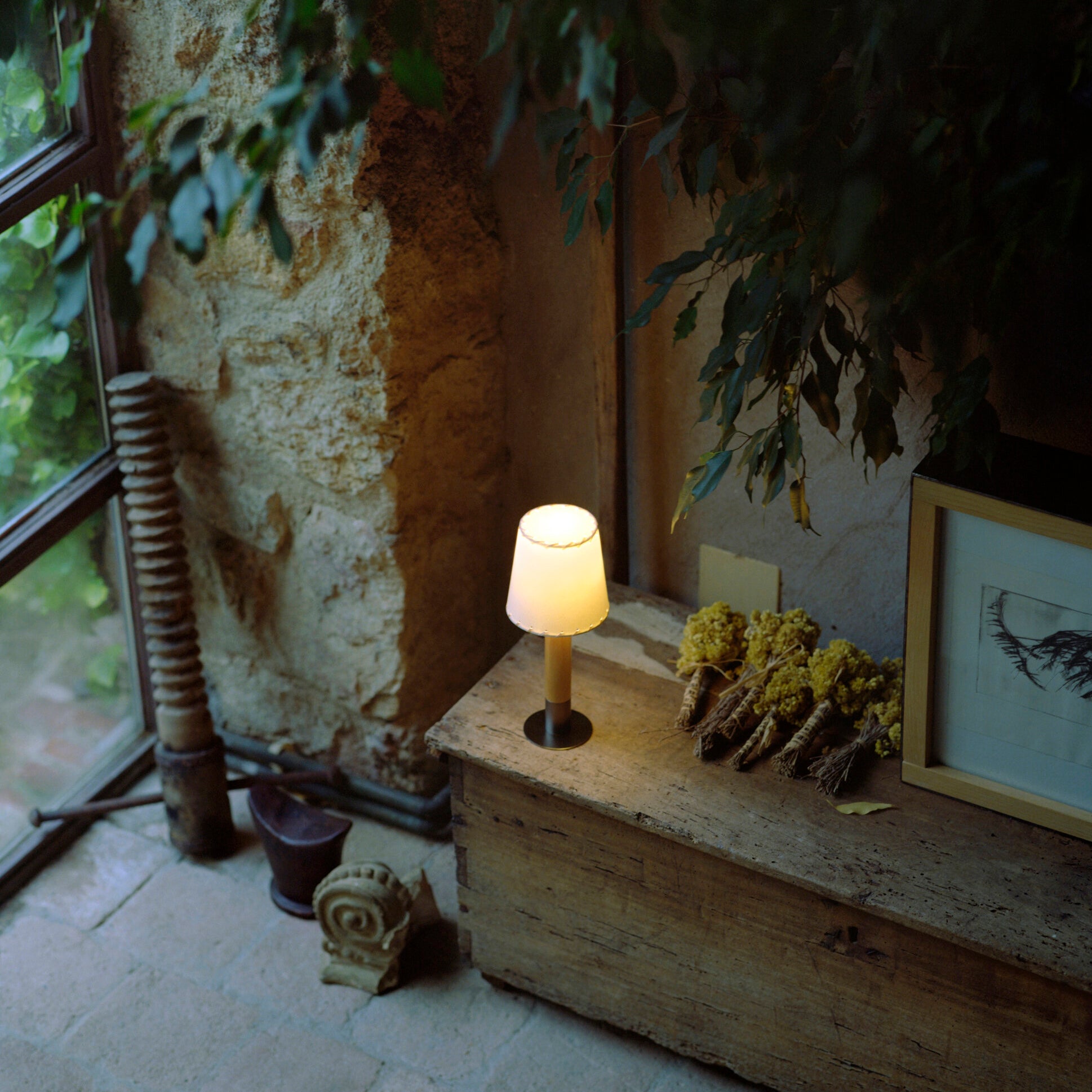 Básica Mínima Table Lamp - Quick ship