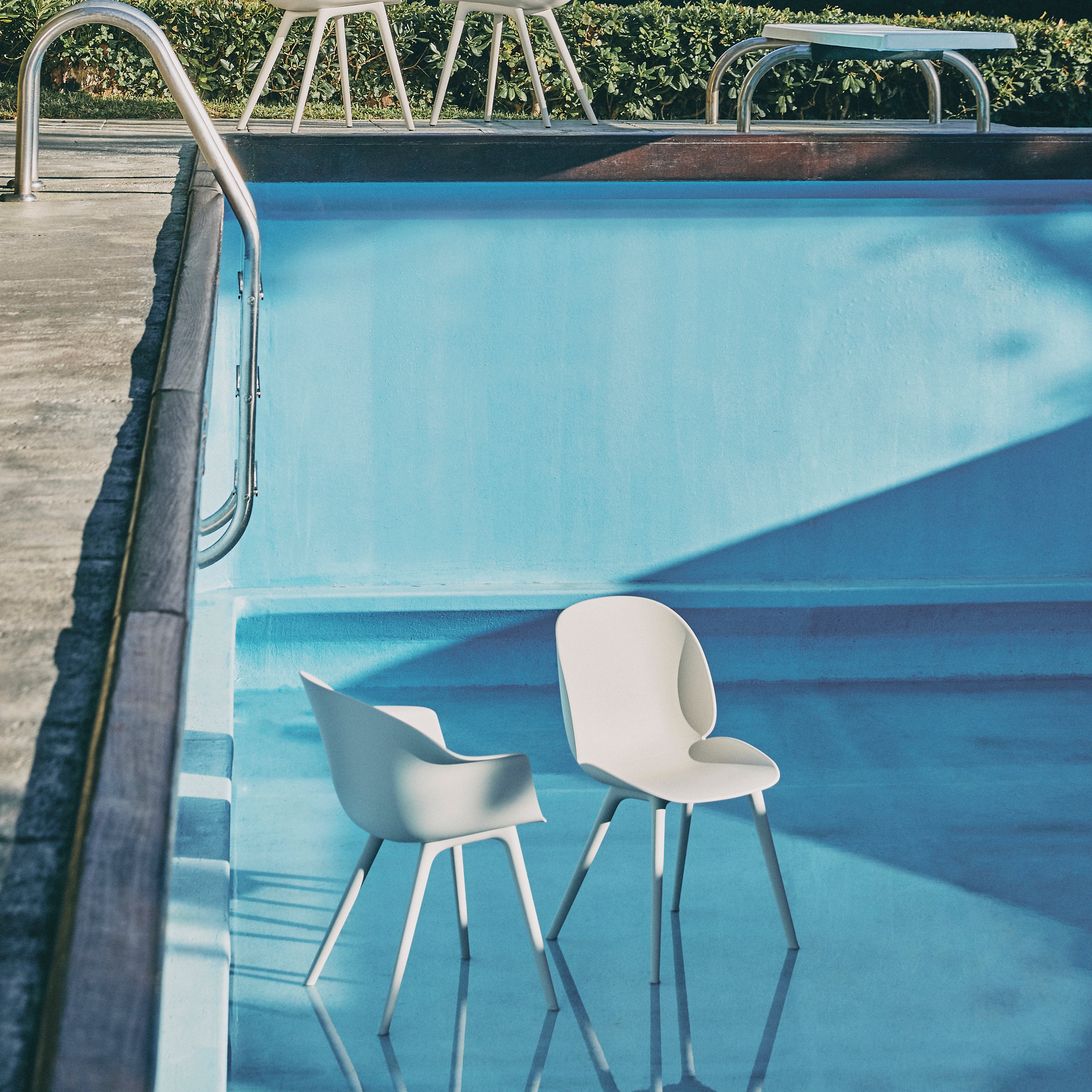 Bat Outdoor Dining Chair: Plastic Base + LS