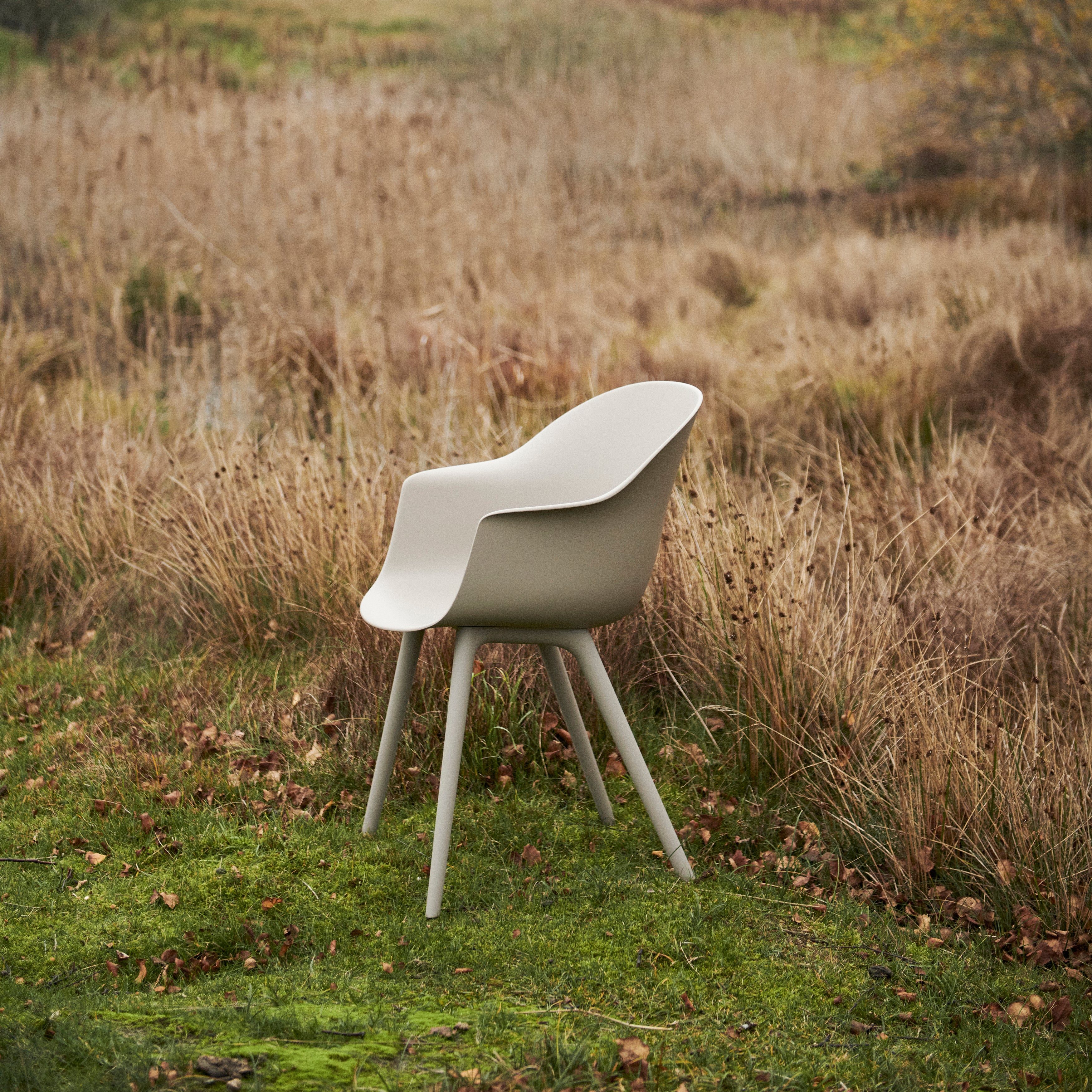 Bat Outdoor Dining Chair: Plastic Base + LS