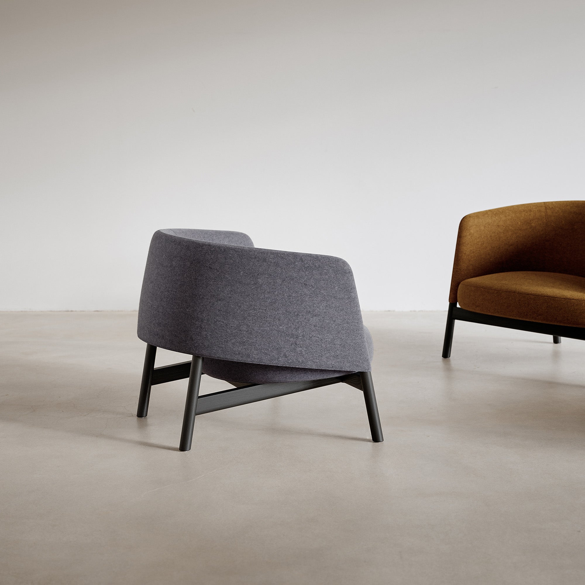 Collar Grand Lounge Chair
