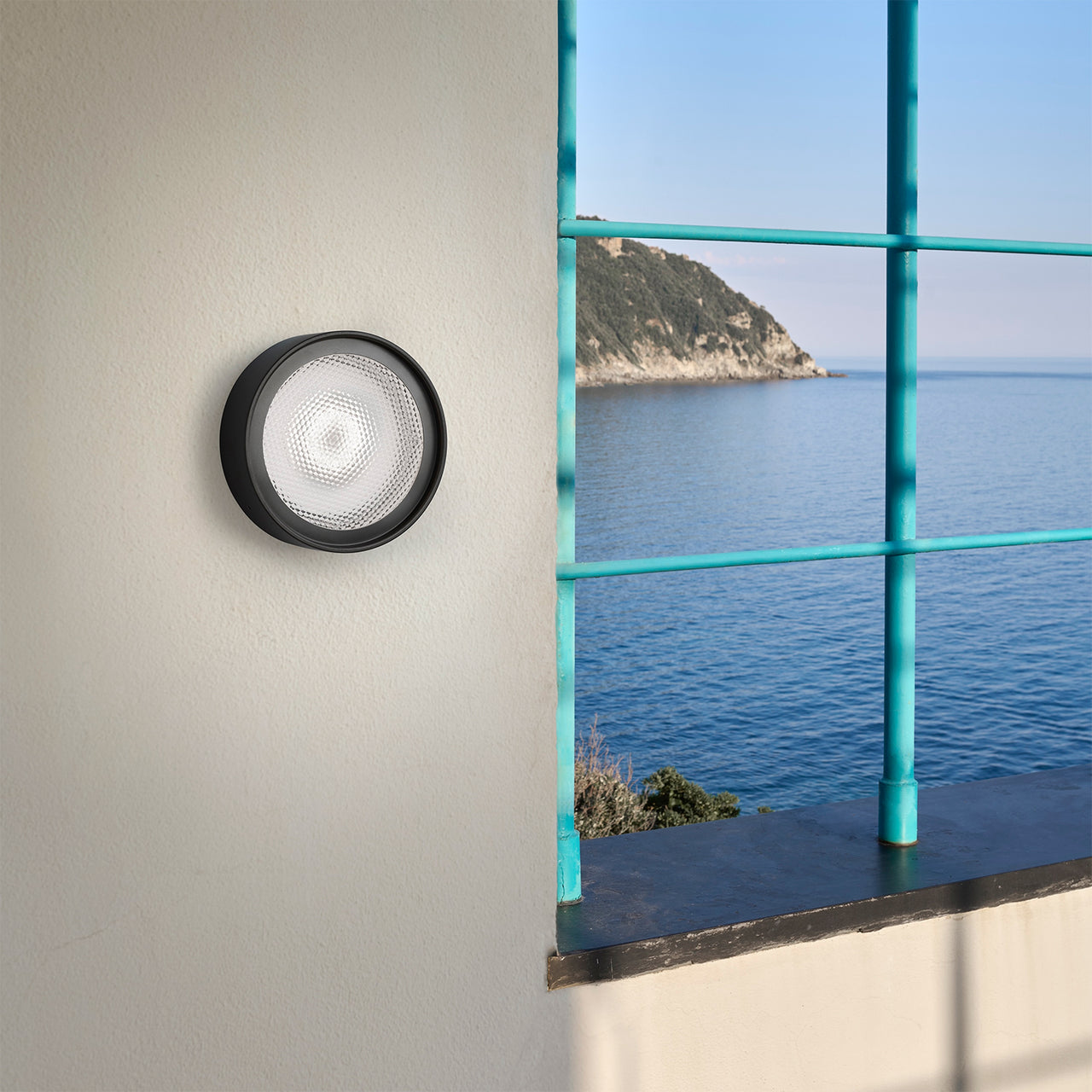 Berlin Wall Lamp: Outdoor