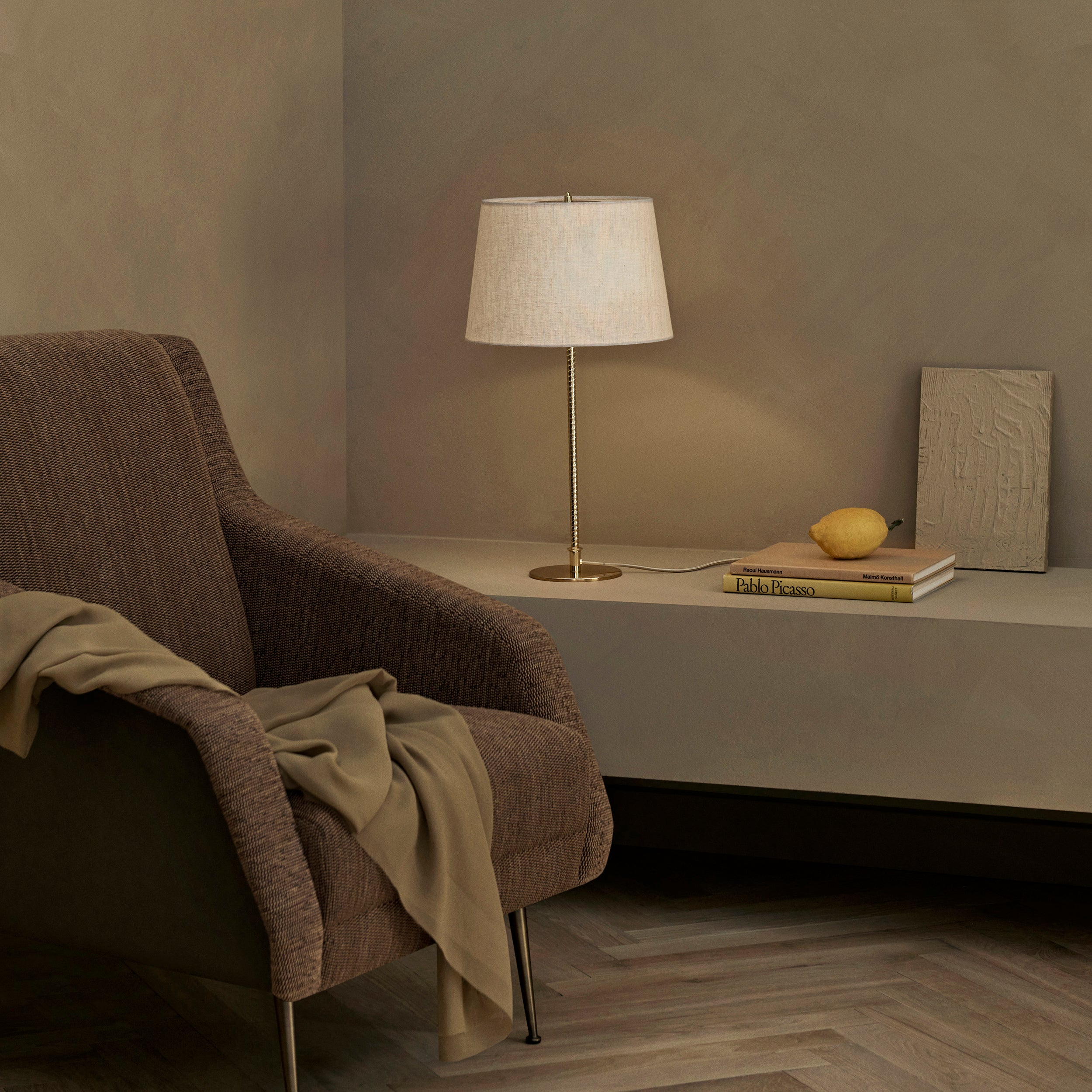 CDC.1 Lounge Chair: Conic Base + LS