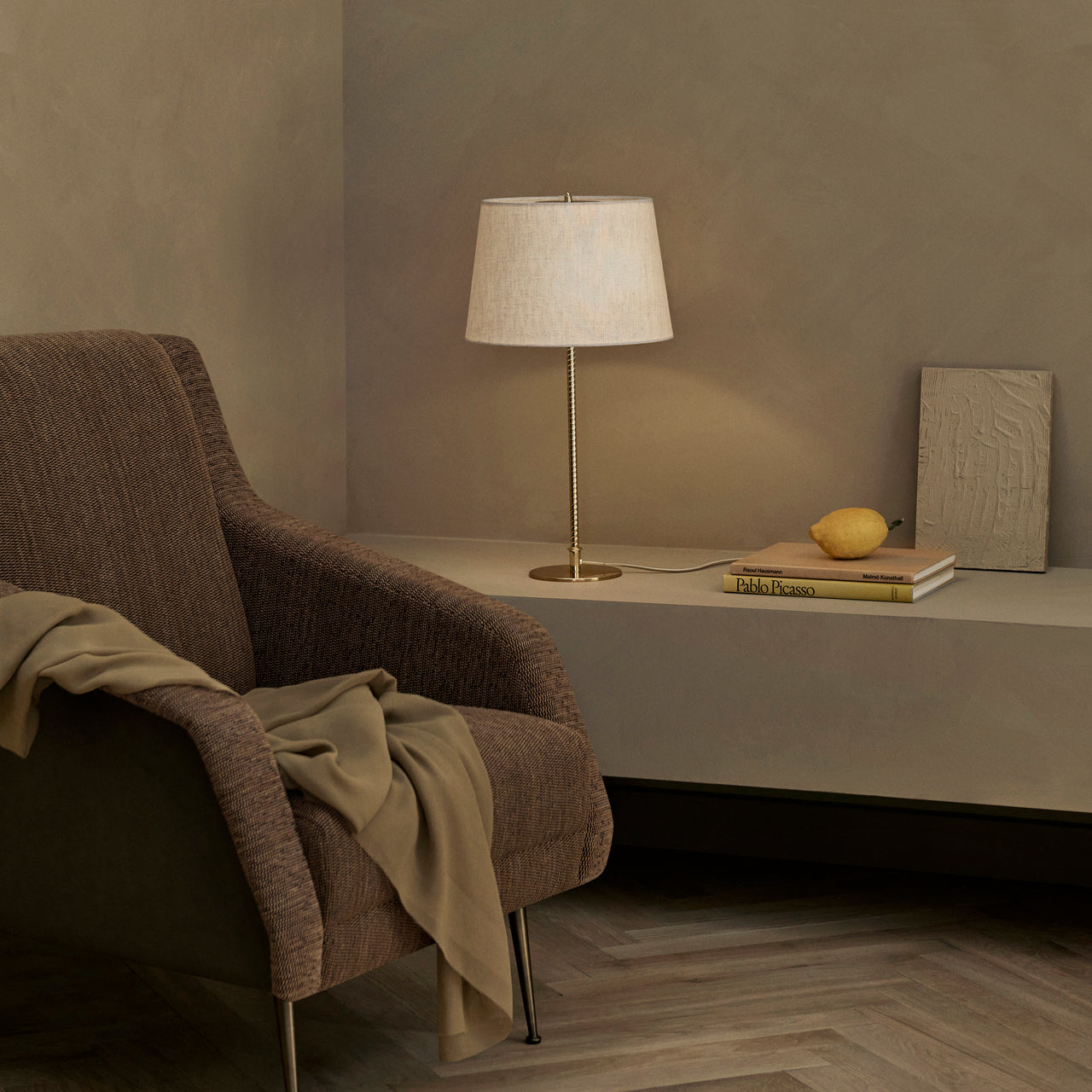 CDC.1 Lounge Chair: Conic Base + LS