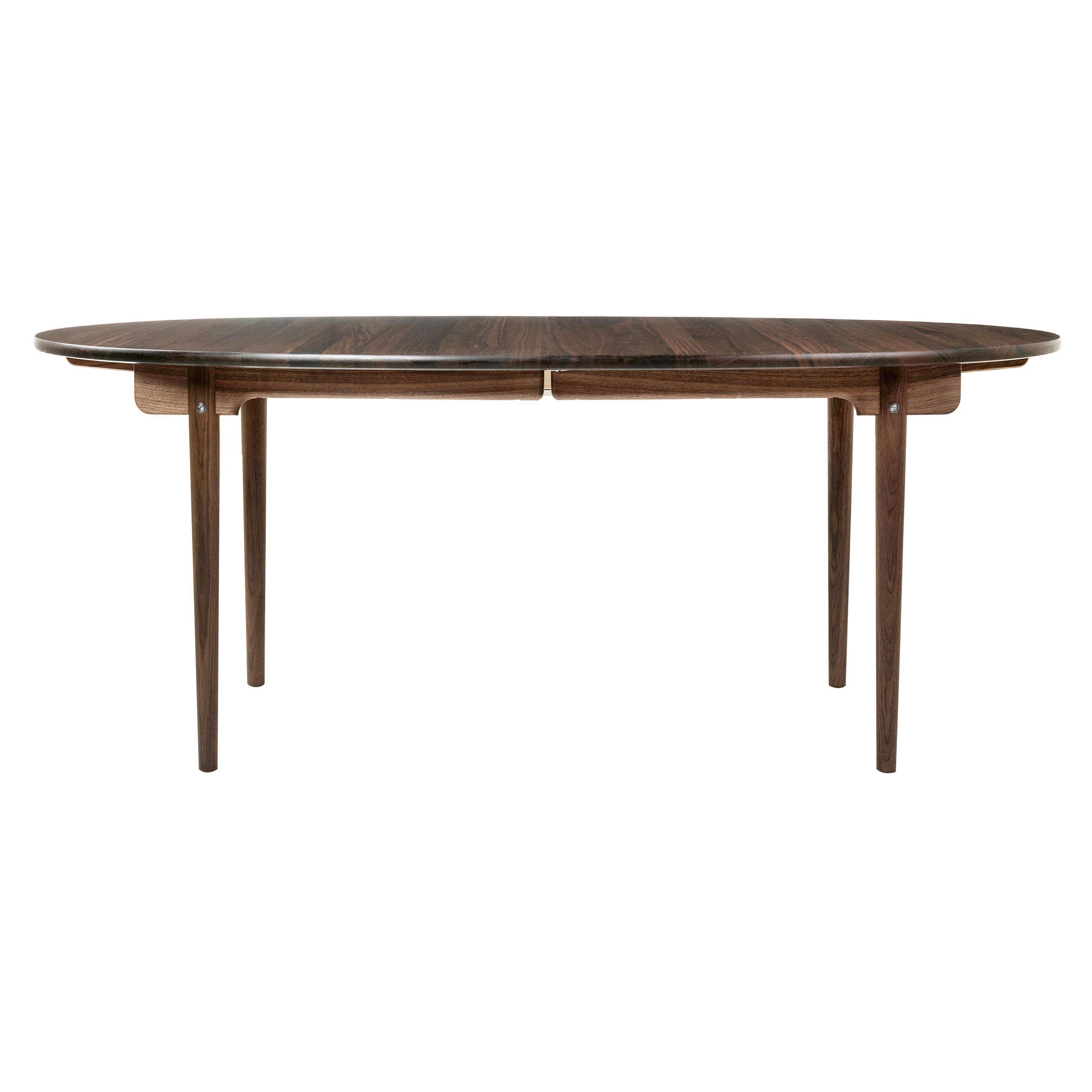 CH338 Dining Table: Oiled Walnut