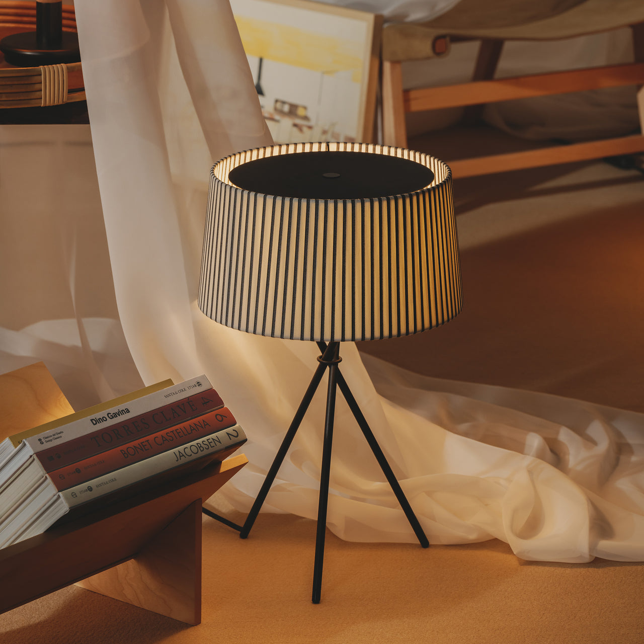 Trípode M3 Table Lamp