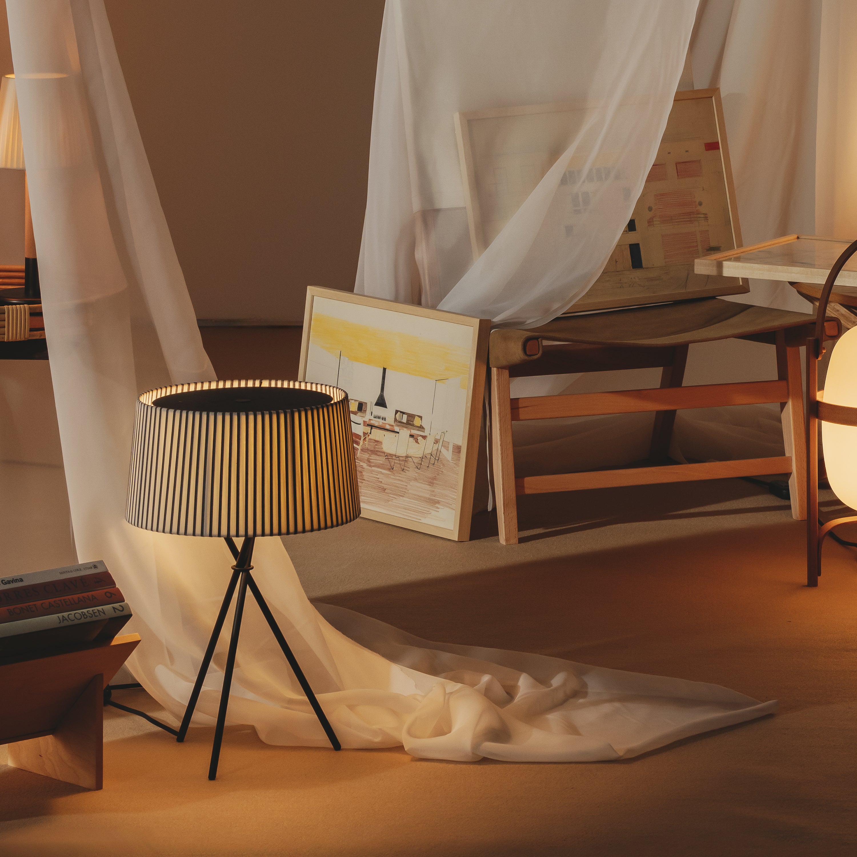 Trípode G6 Table Lamp