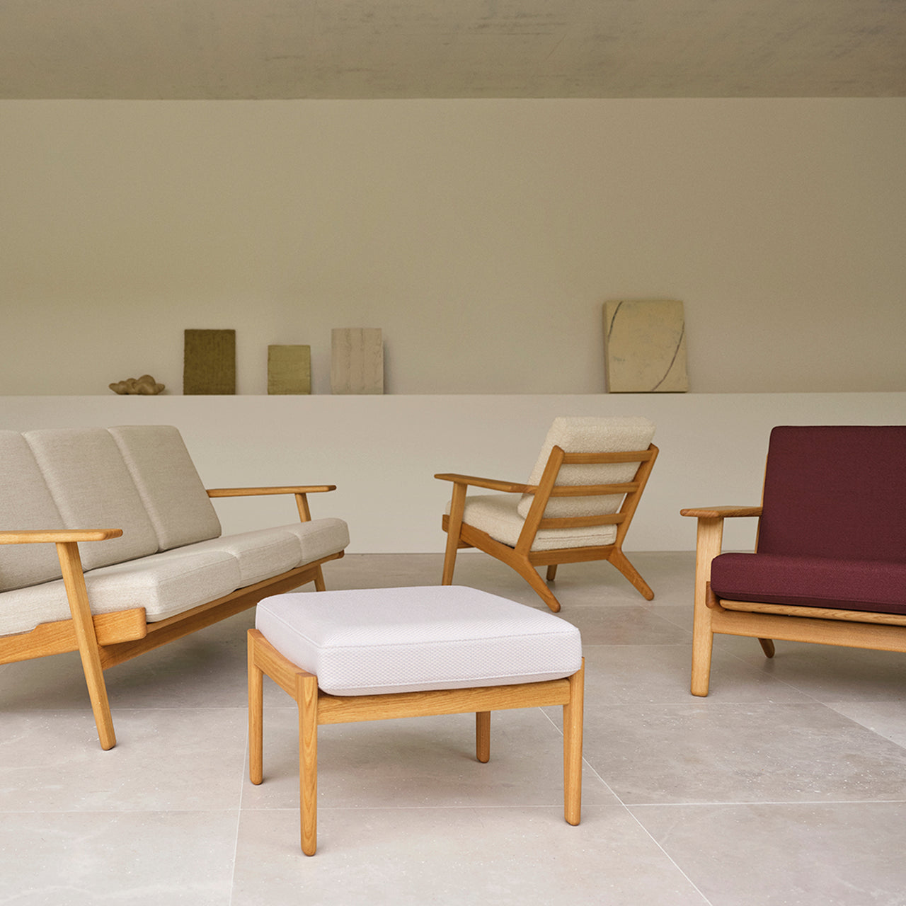 CH290 Lounge Chair