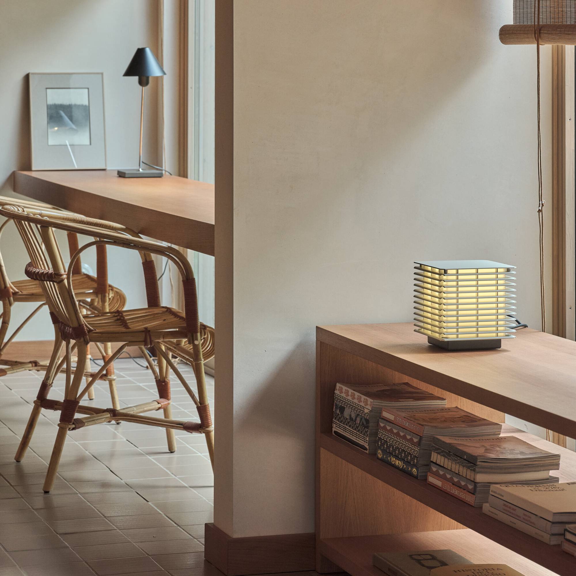 Shiro Floor Lamp: Outdoor