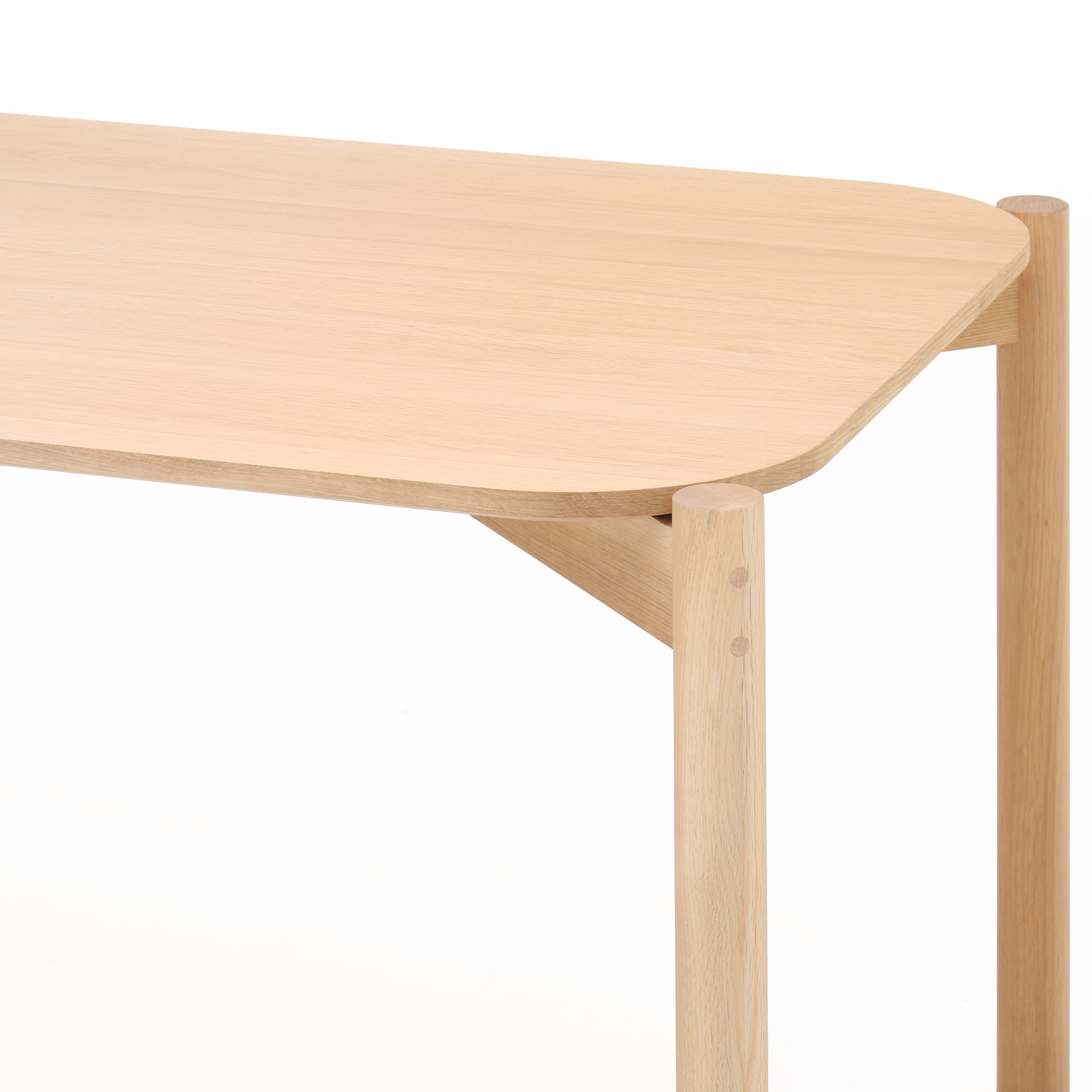 Castor Dining Table: DI