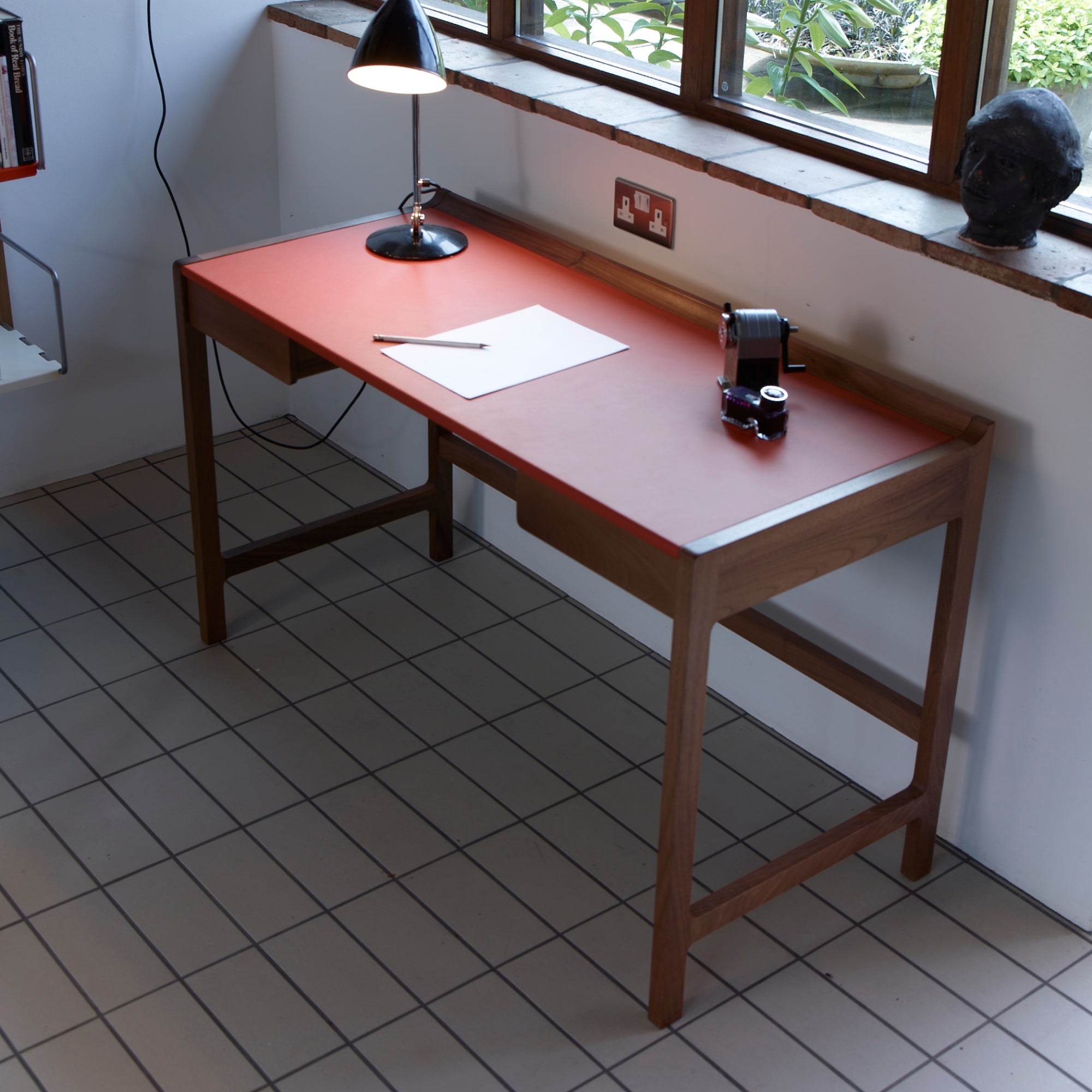Cedric Desk