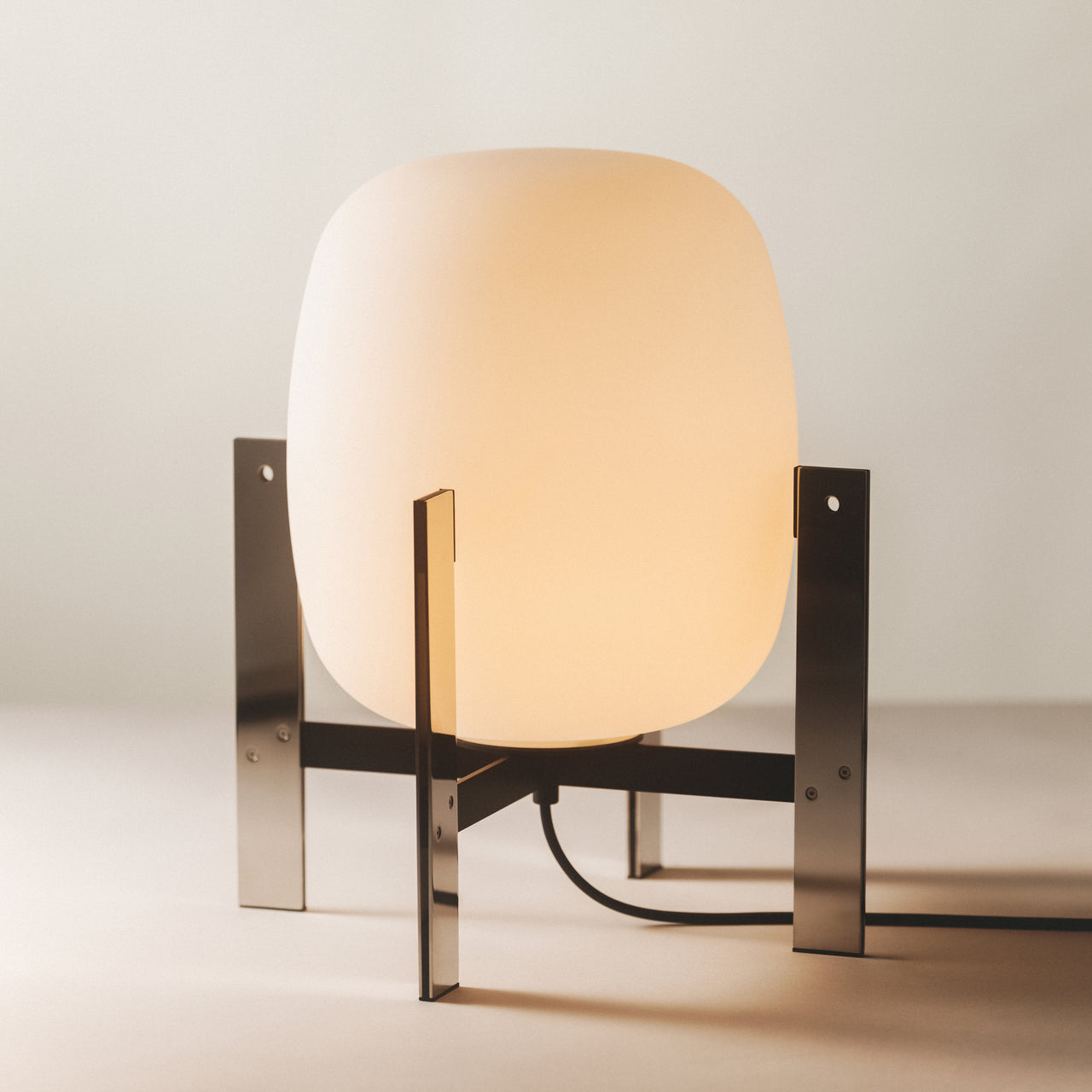 Cesta Metálica Table Lamp