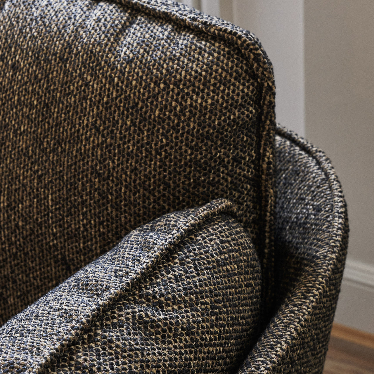 Cloud Lounge Chair: LN1 + DI