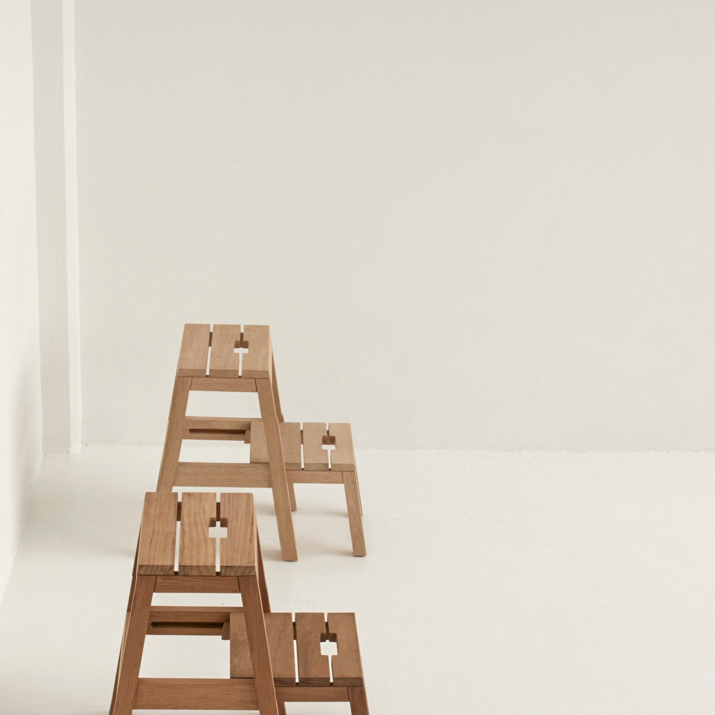 Dania Step Ladder: LS