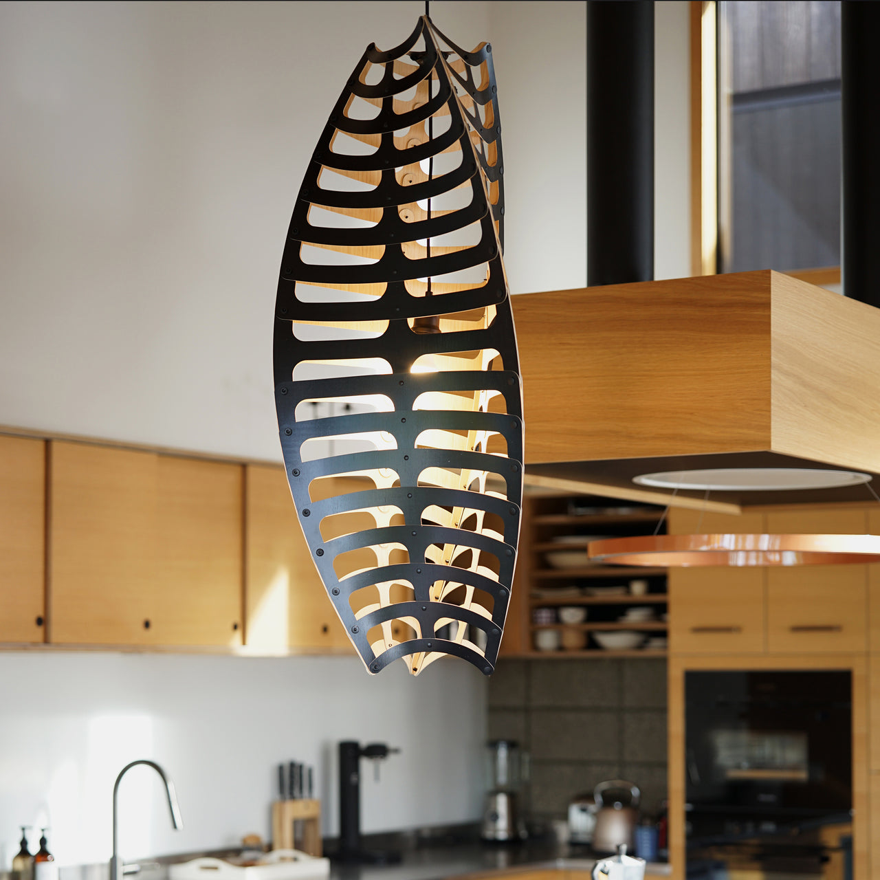 Toru Vertical Pendant Light: Small