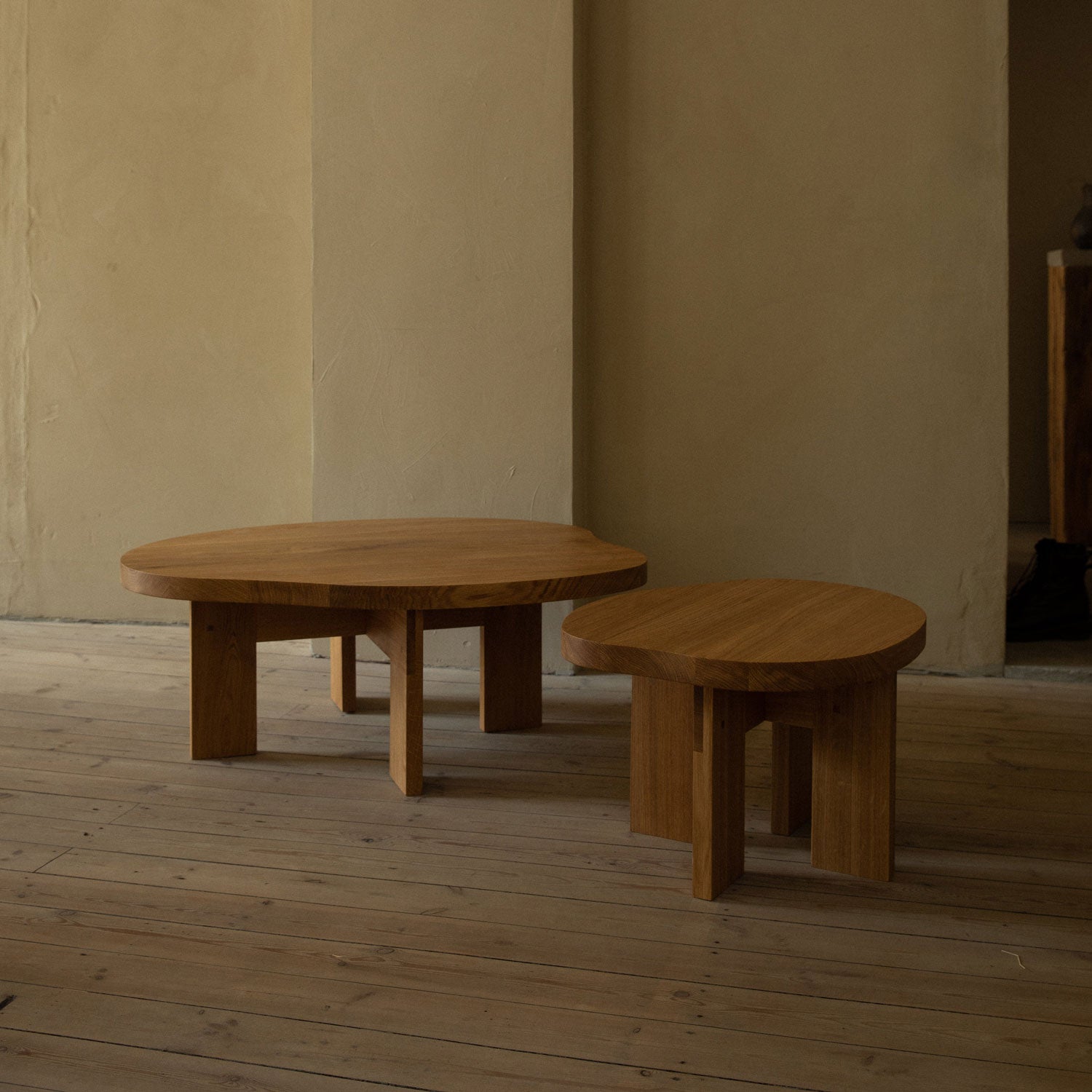 Farmhouse Pond Coffee Table: LS