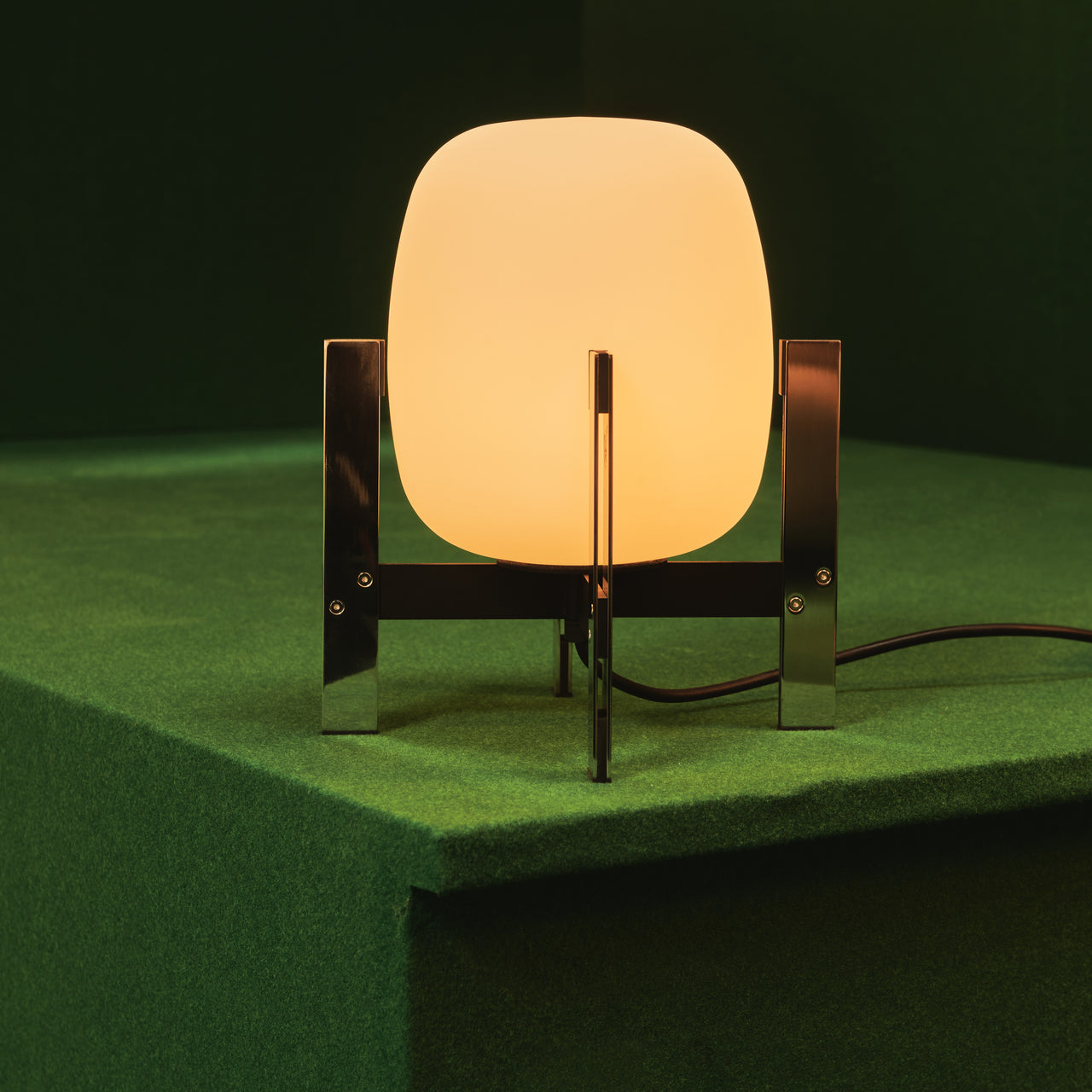 Cestita Metálica Table Lamp - Quick Ship