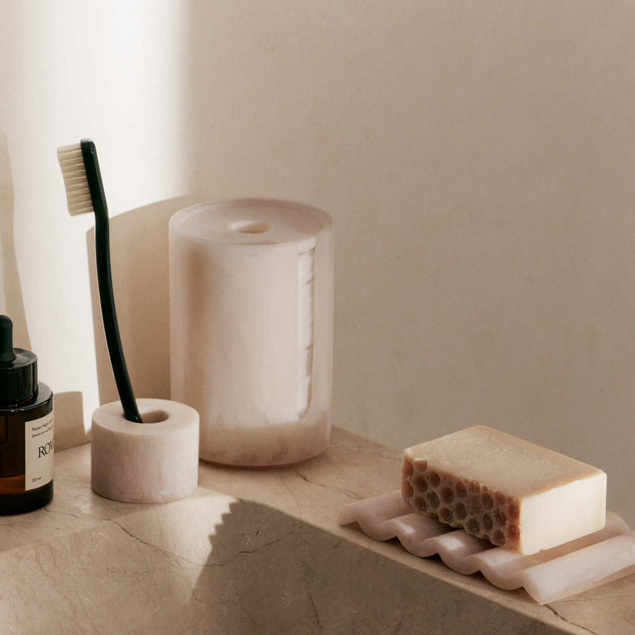 Mist Toothbrush Holder