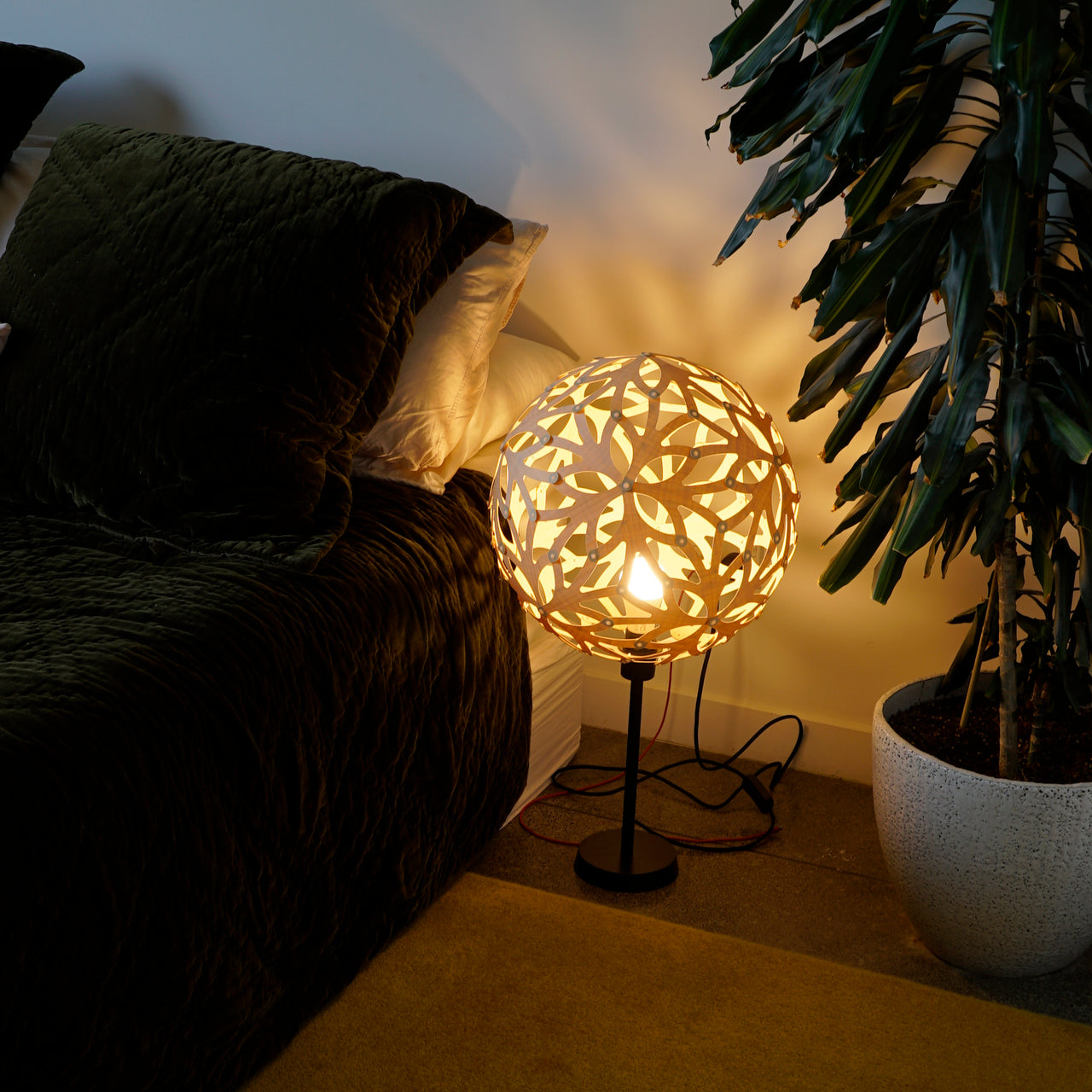 Floral Table Lamp: LS