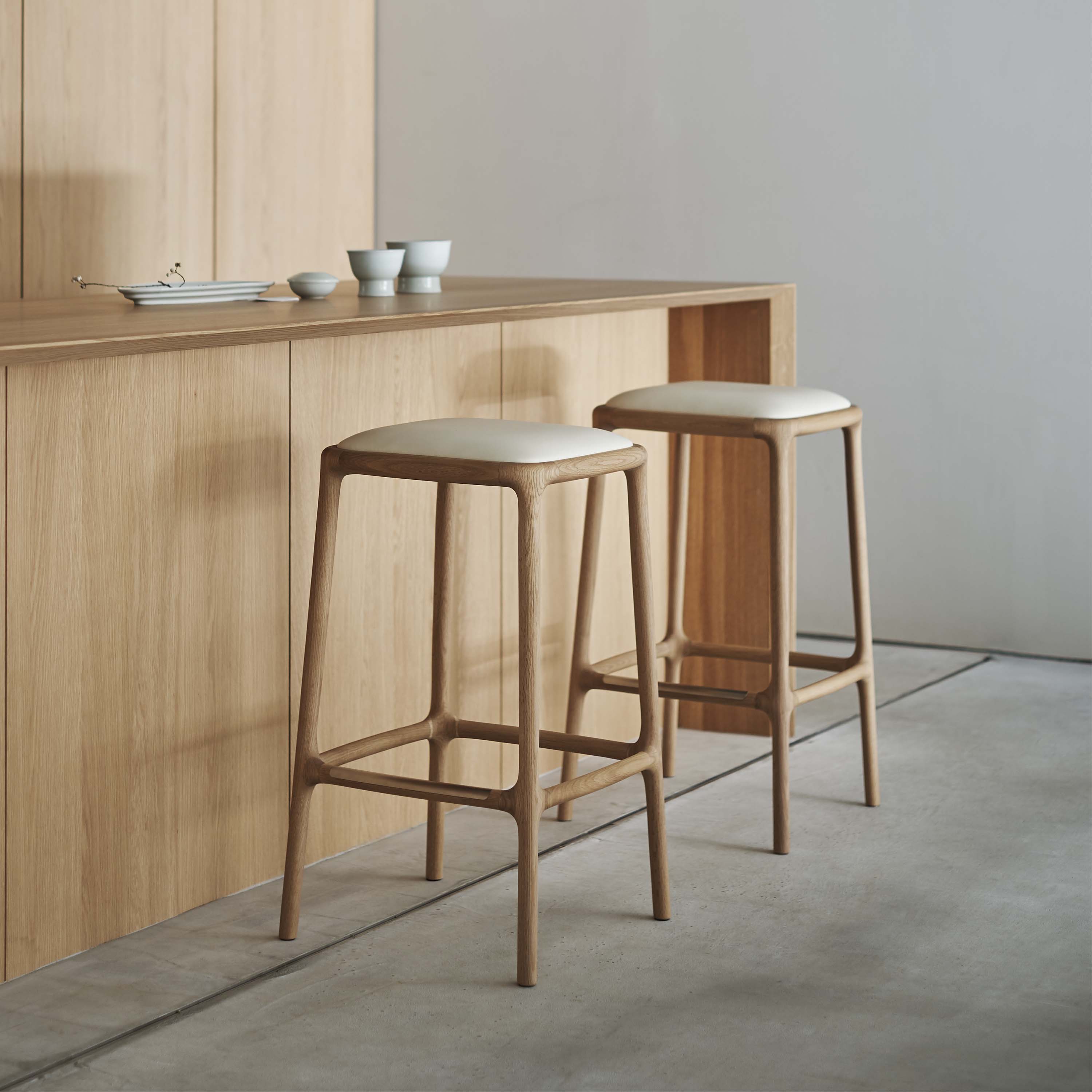 Foster Retreat Bar + Counter Stool NF-BS01: LS