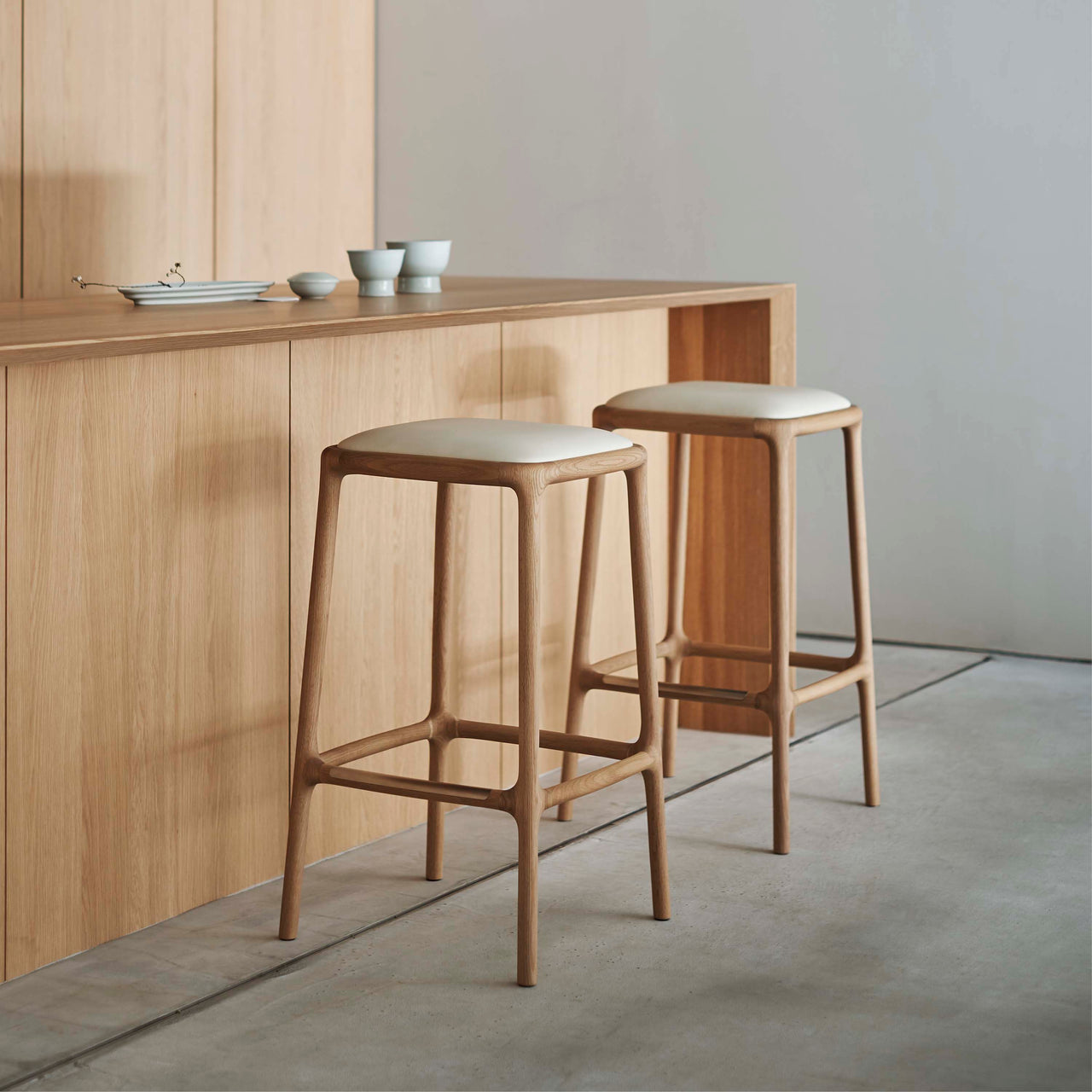 Foster Retreat Bar + Counter Stool NF-BS01: LS