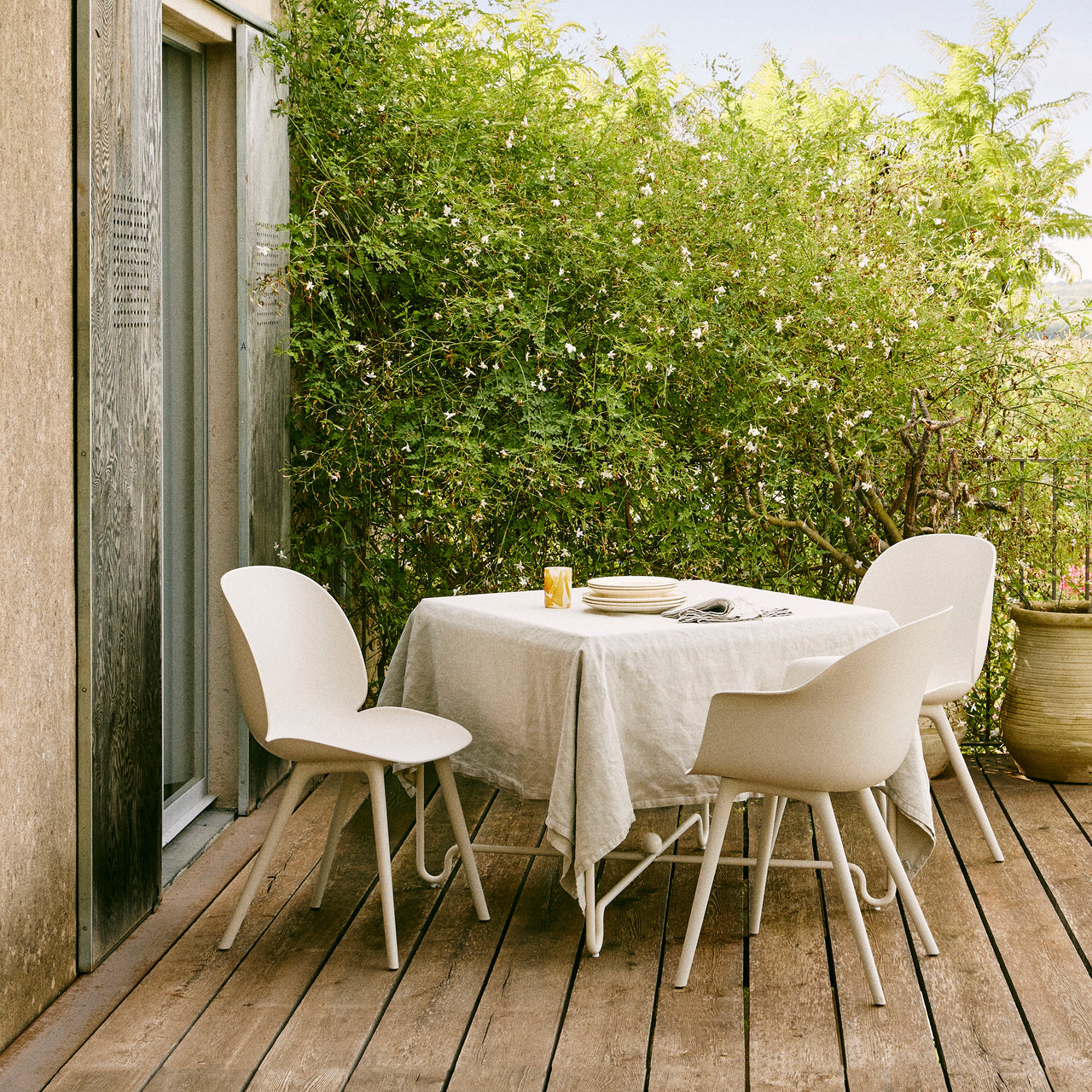 Beetle Outdoor Dining Chair: Plastic Base