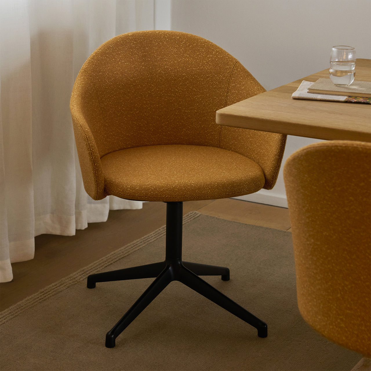 Gomo Armchair: 4 Point Swivel Base + LS