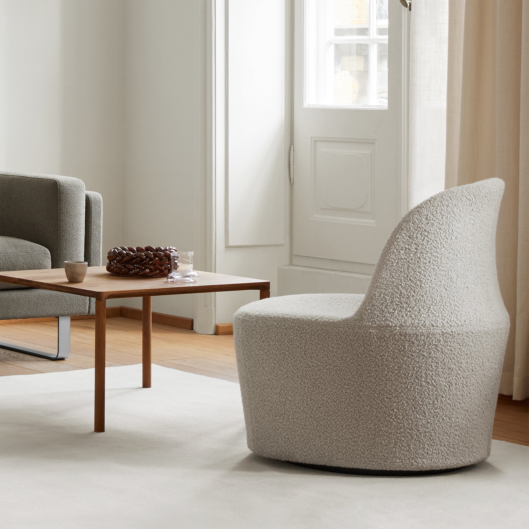 Gomo Lounge Chair: LS