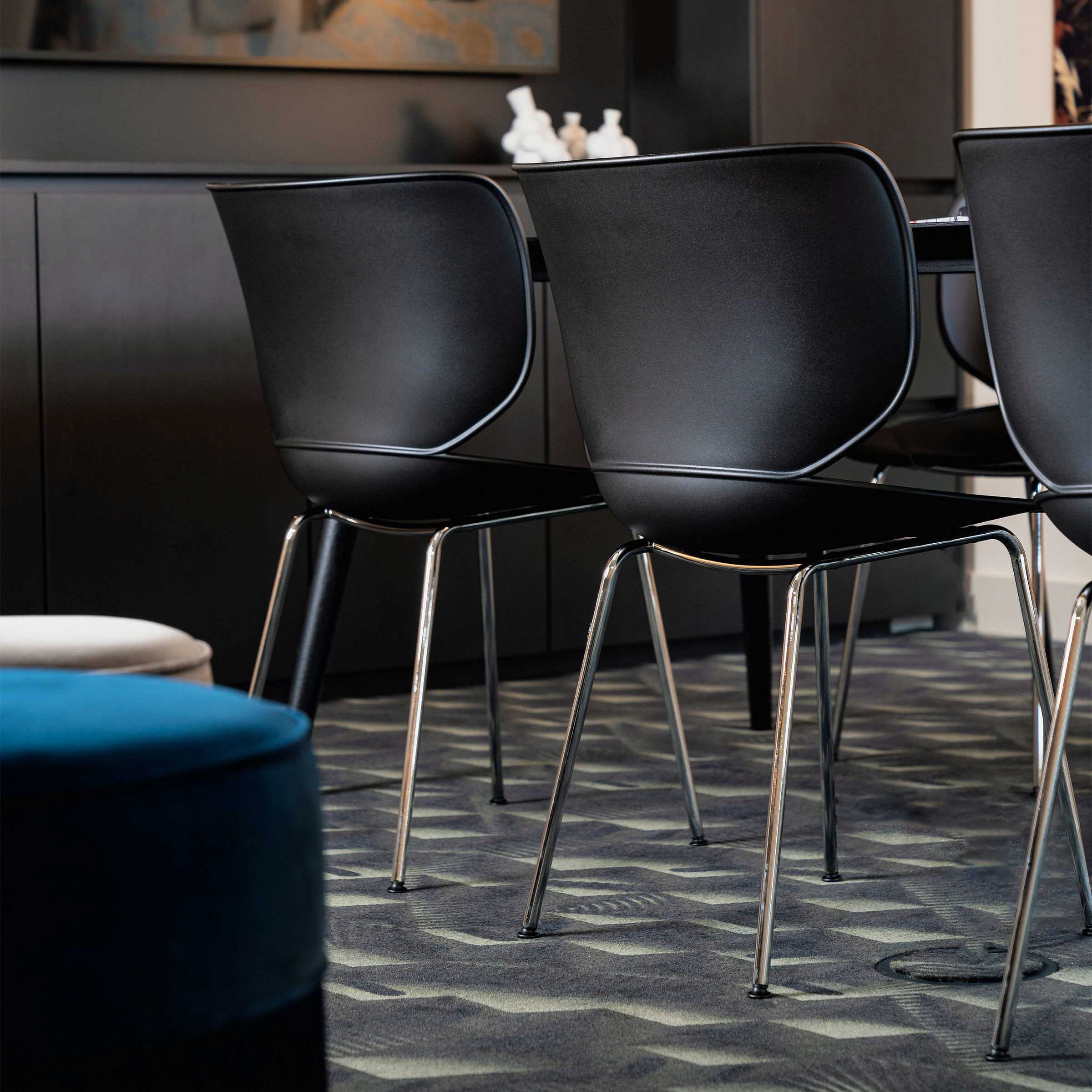 Hana Stacking Chair: LS