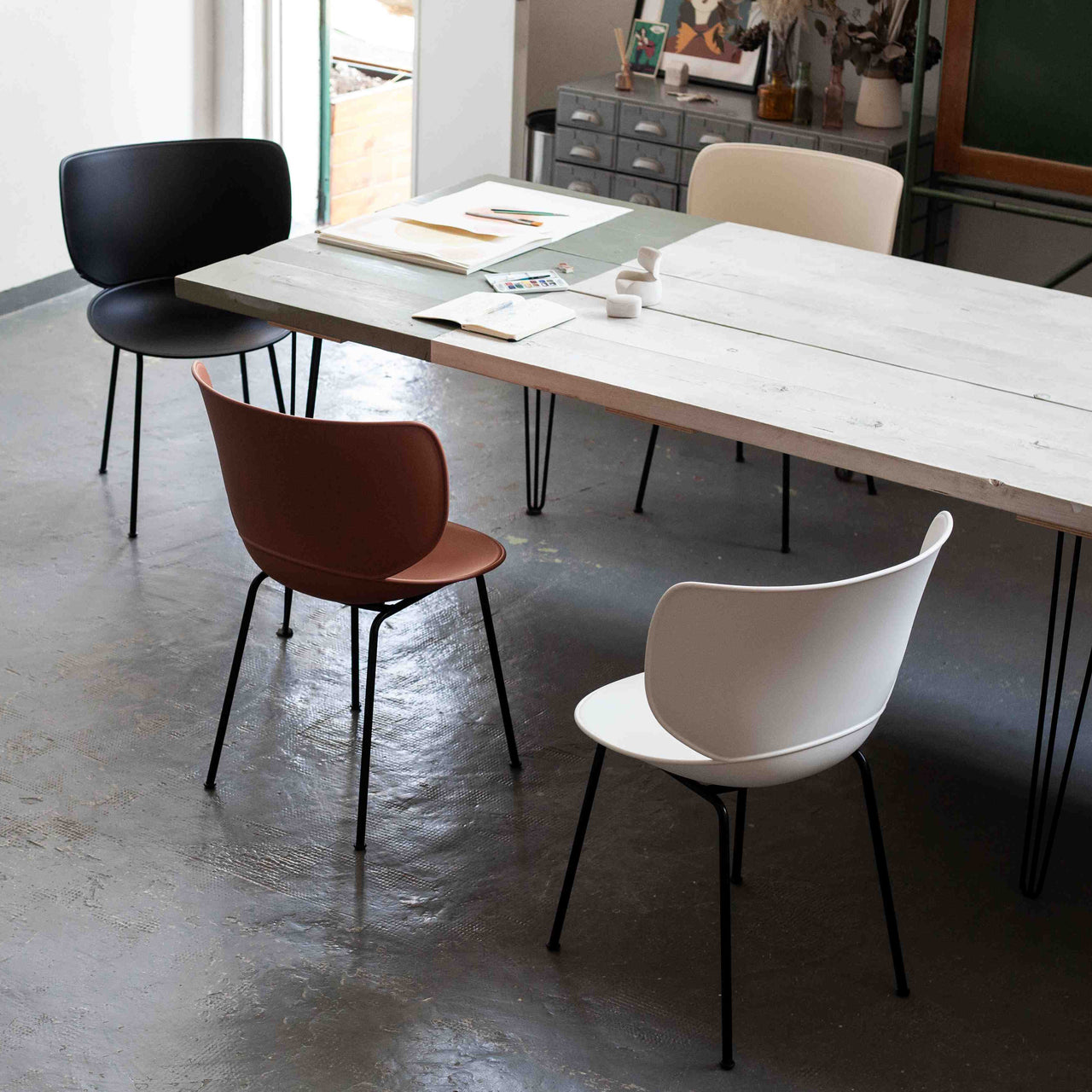 Hana Stacking Chair: LS