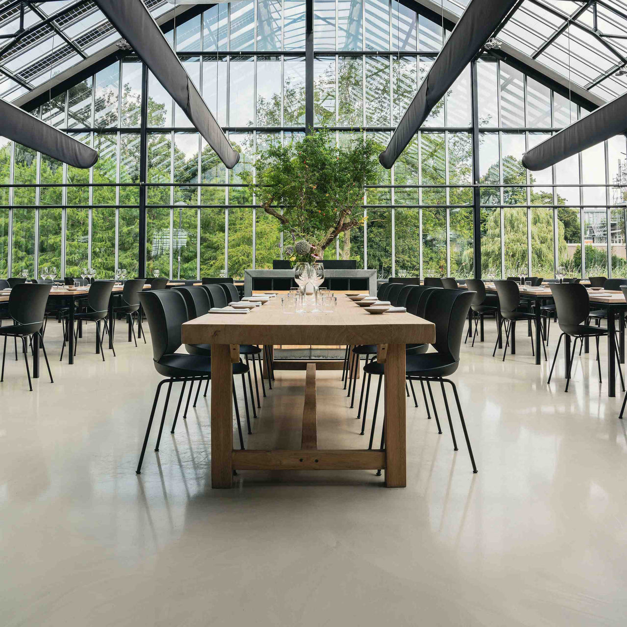 Hana Stacking Chair: LS