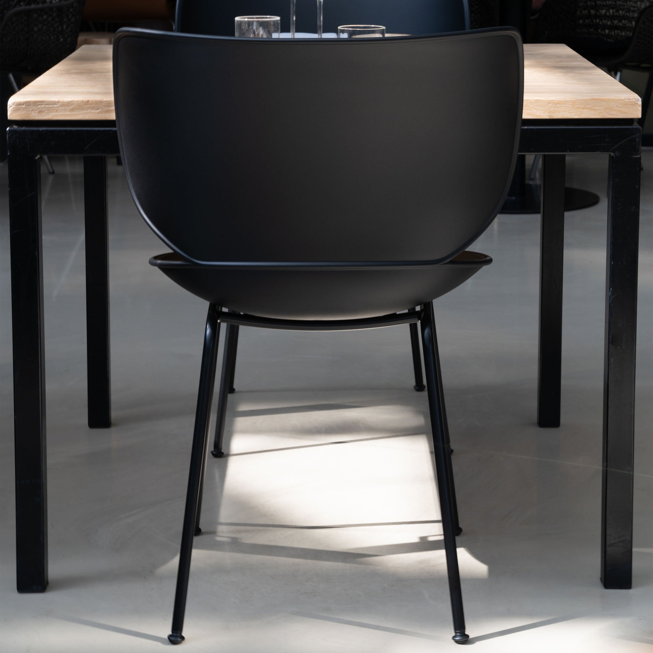 Hana Stacking Chair: LS
