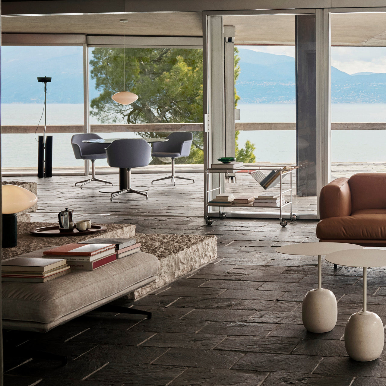 Inland Pouf: AV32 + LS
