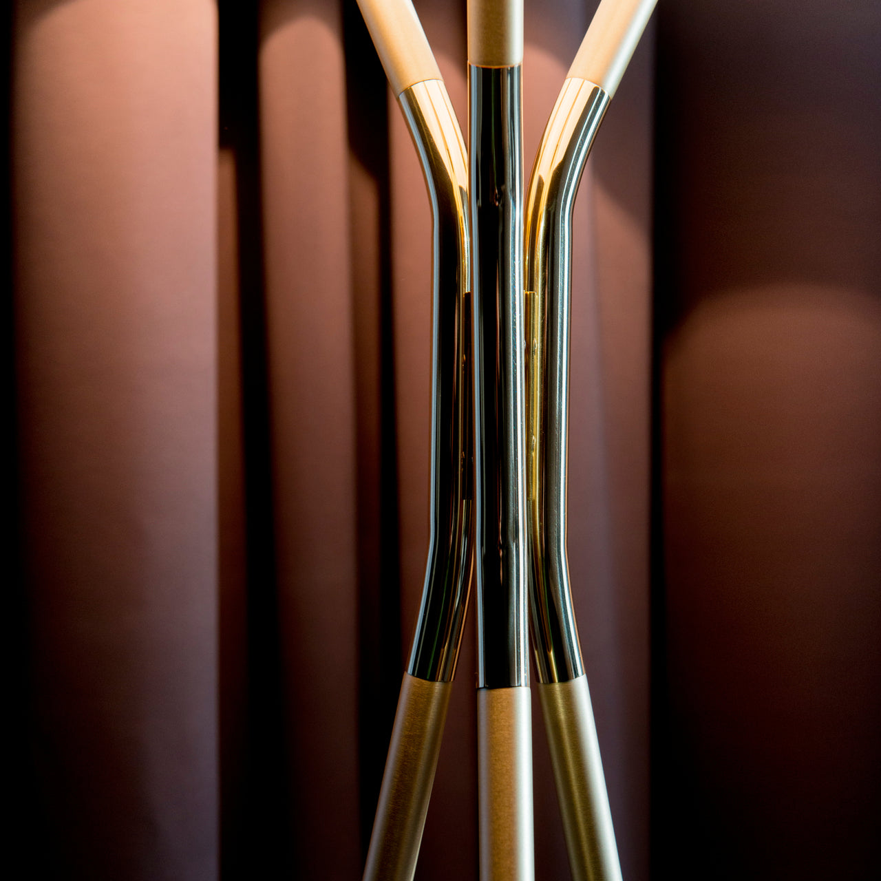 Solitaire Floor Lamp