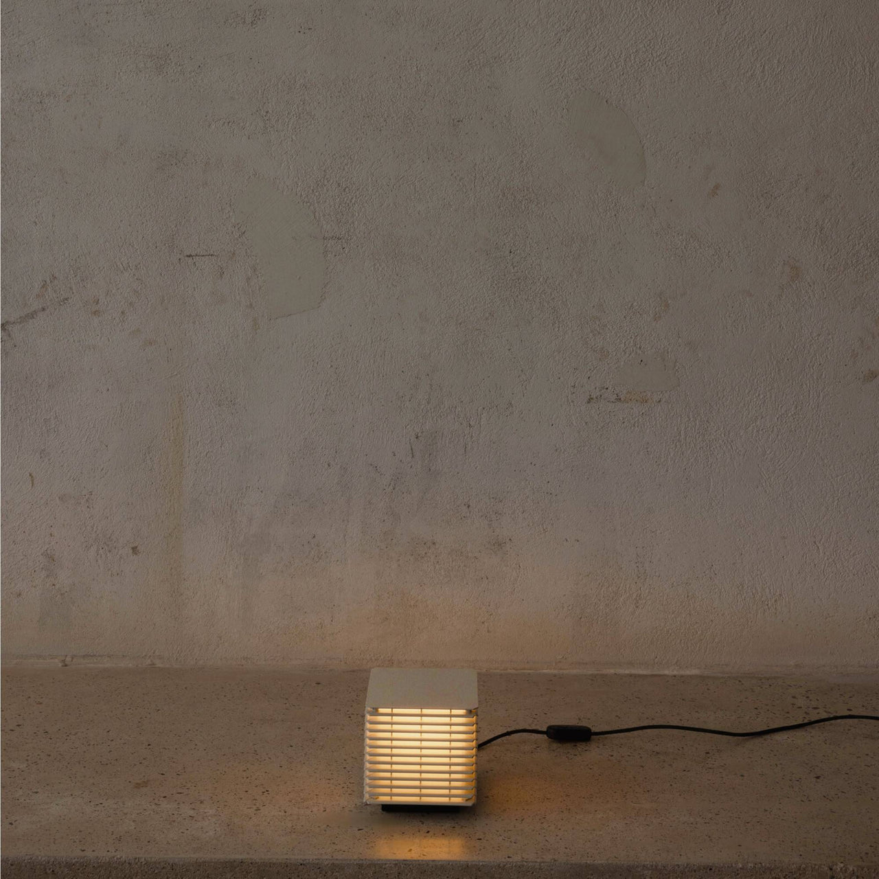 Shiro Table Lamp