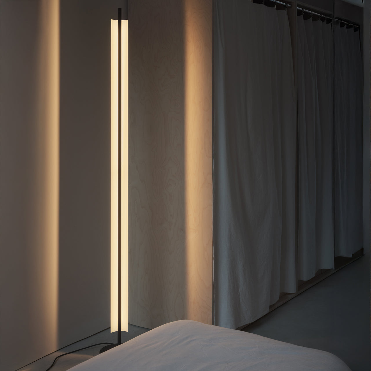 Lamina 165 Floor Lamp