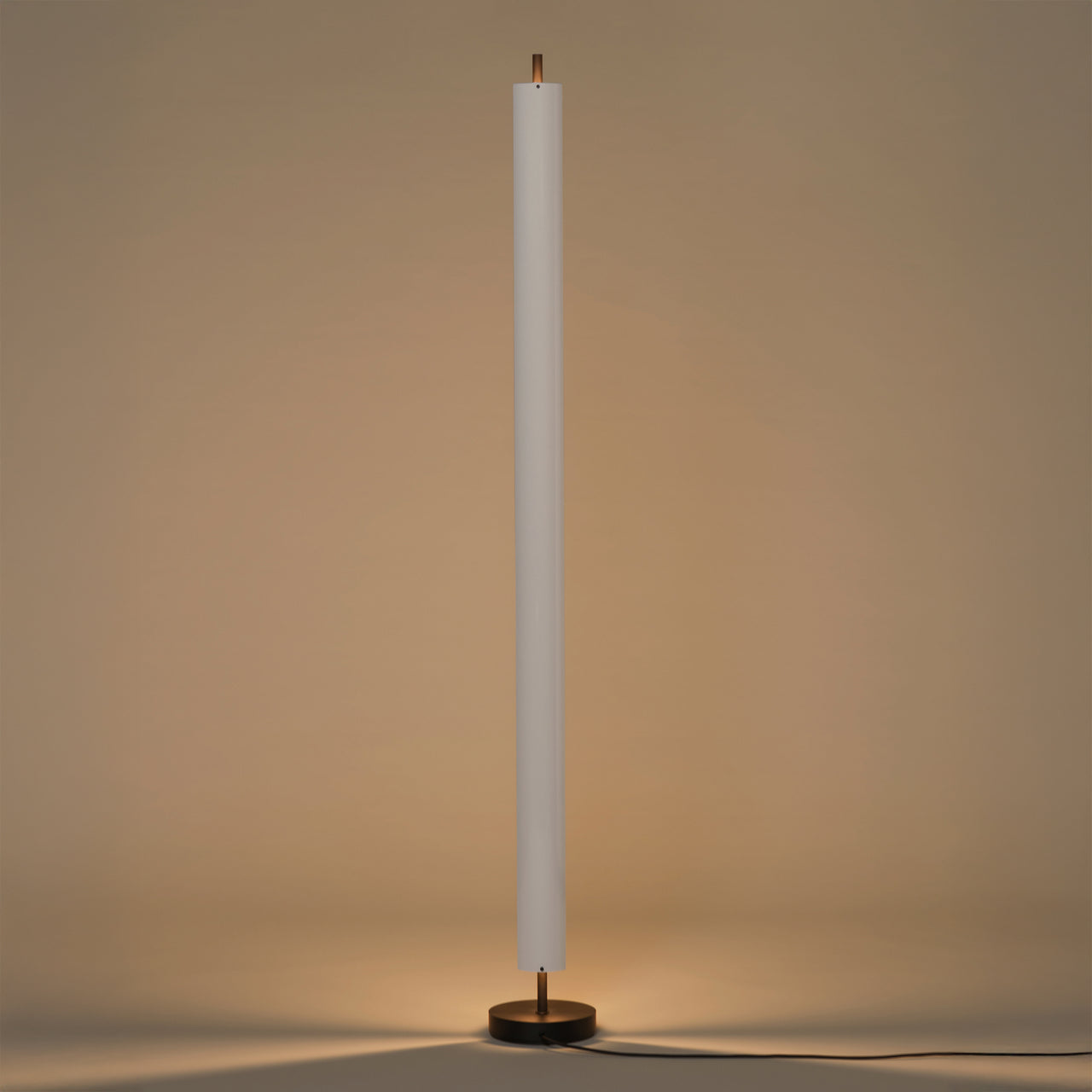 Lamina 165 Floor Lamp
