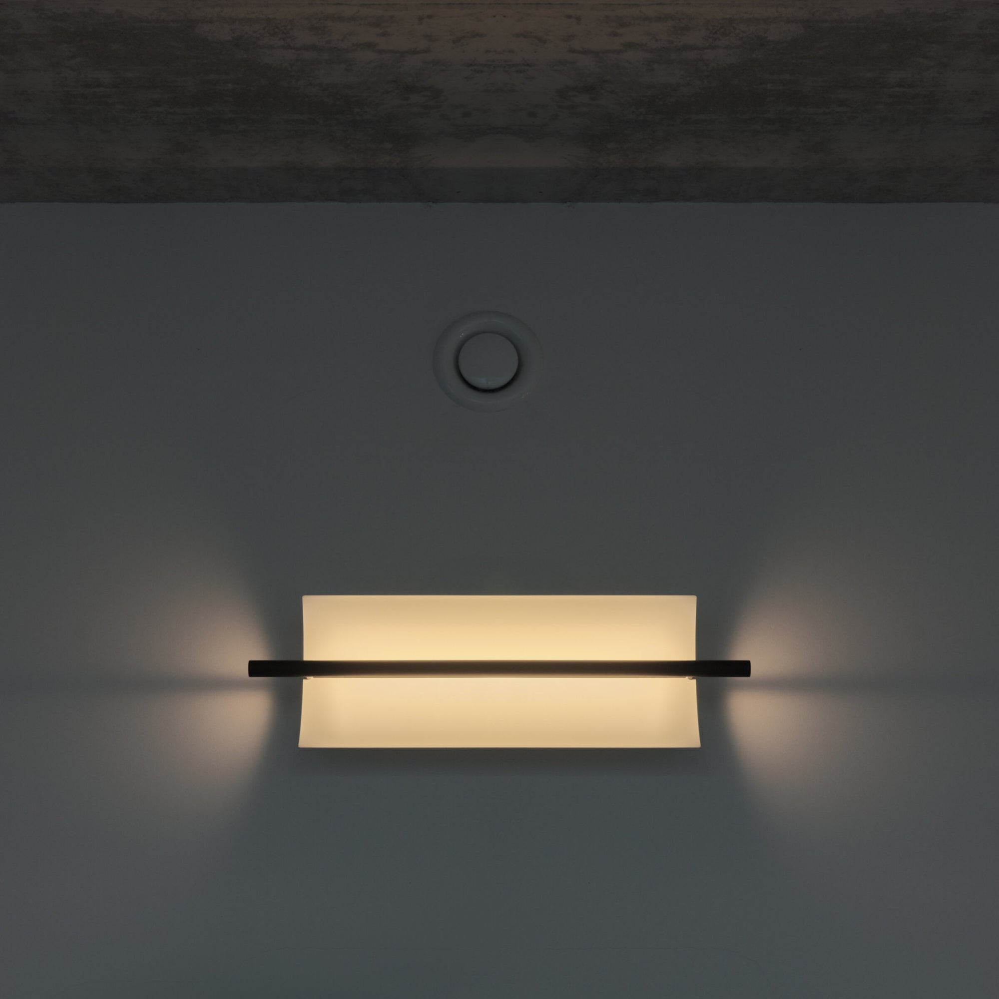 Lámina Wall Lamp
